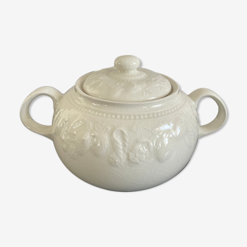 English porcelain sugar bowl