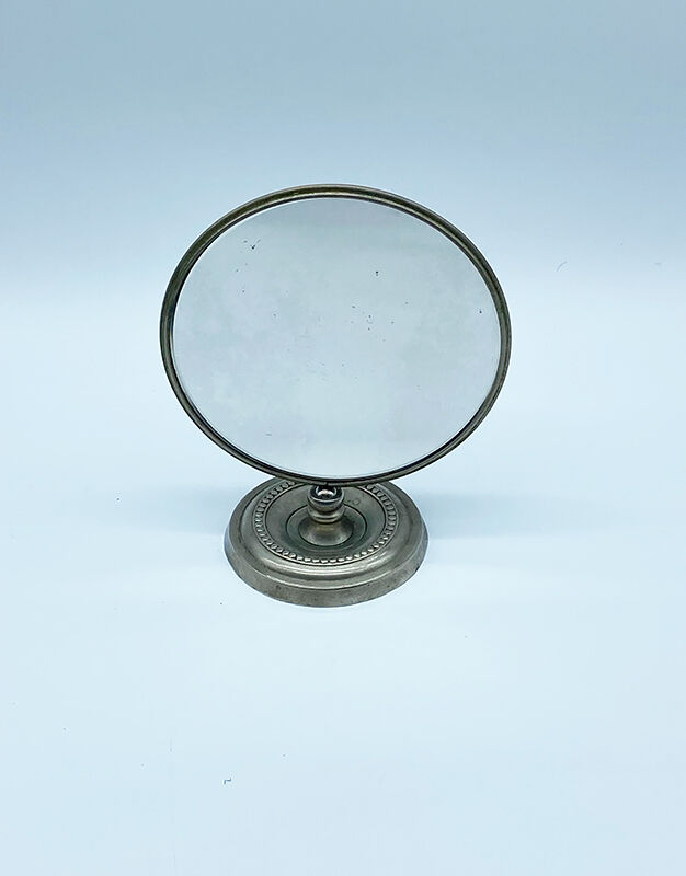 Standing mirror