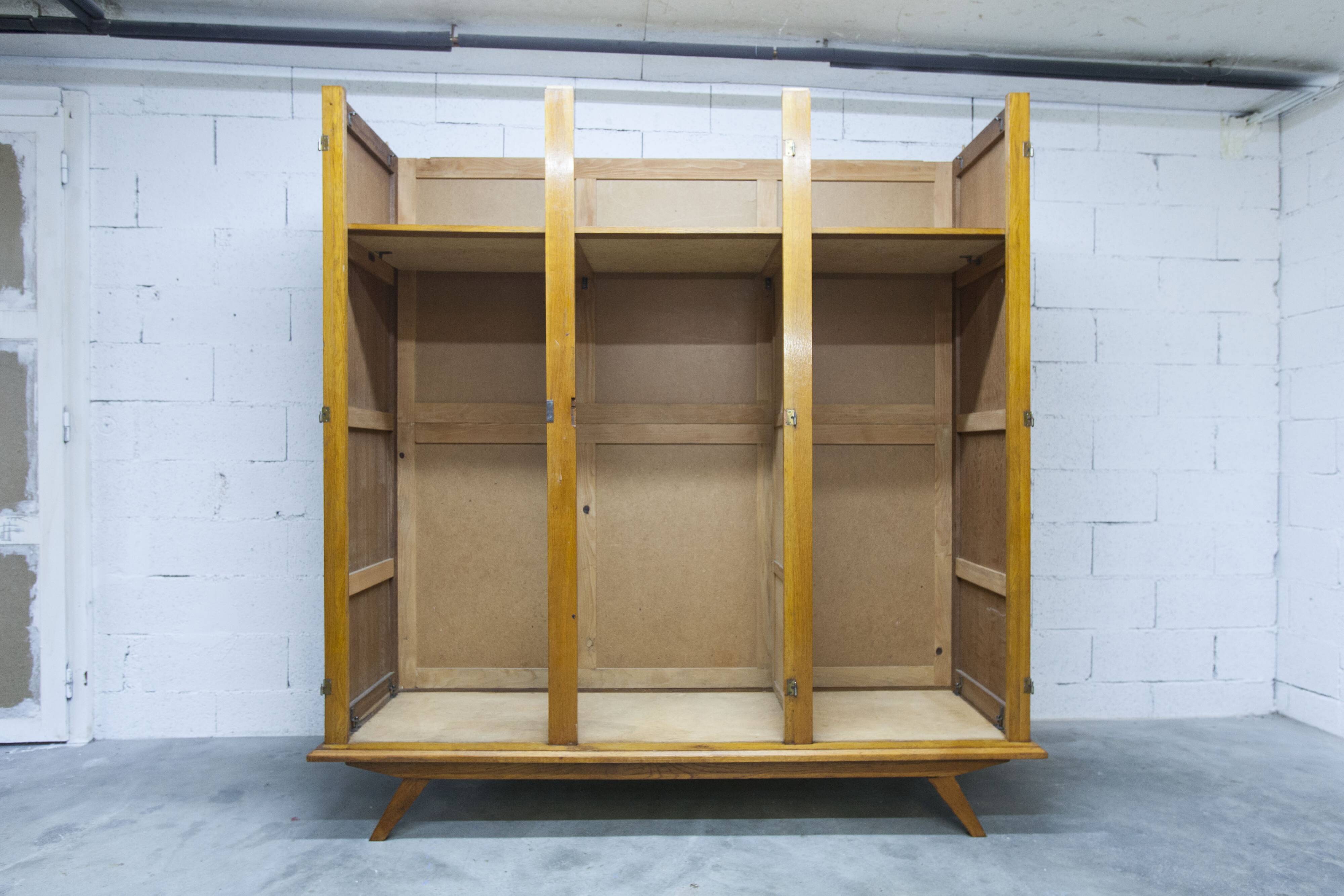 French wardrobe with tapered legs, 3 doors, 120cm hanging rail, new.