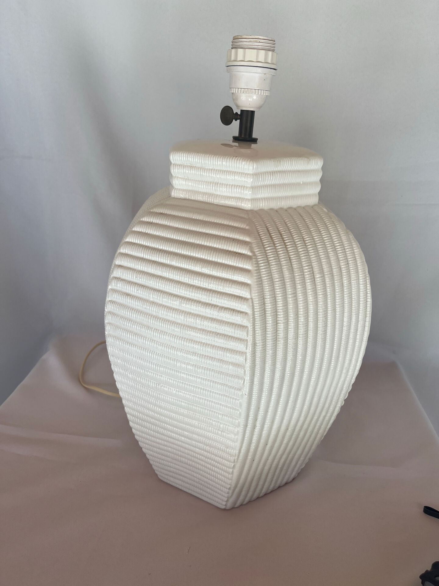 Lamp base
