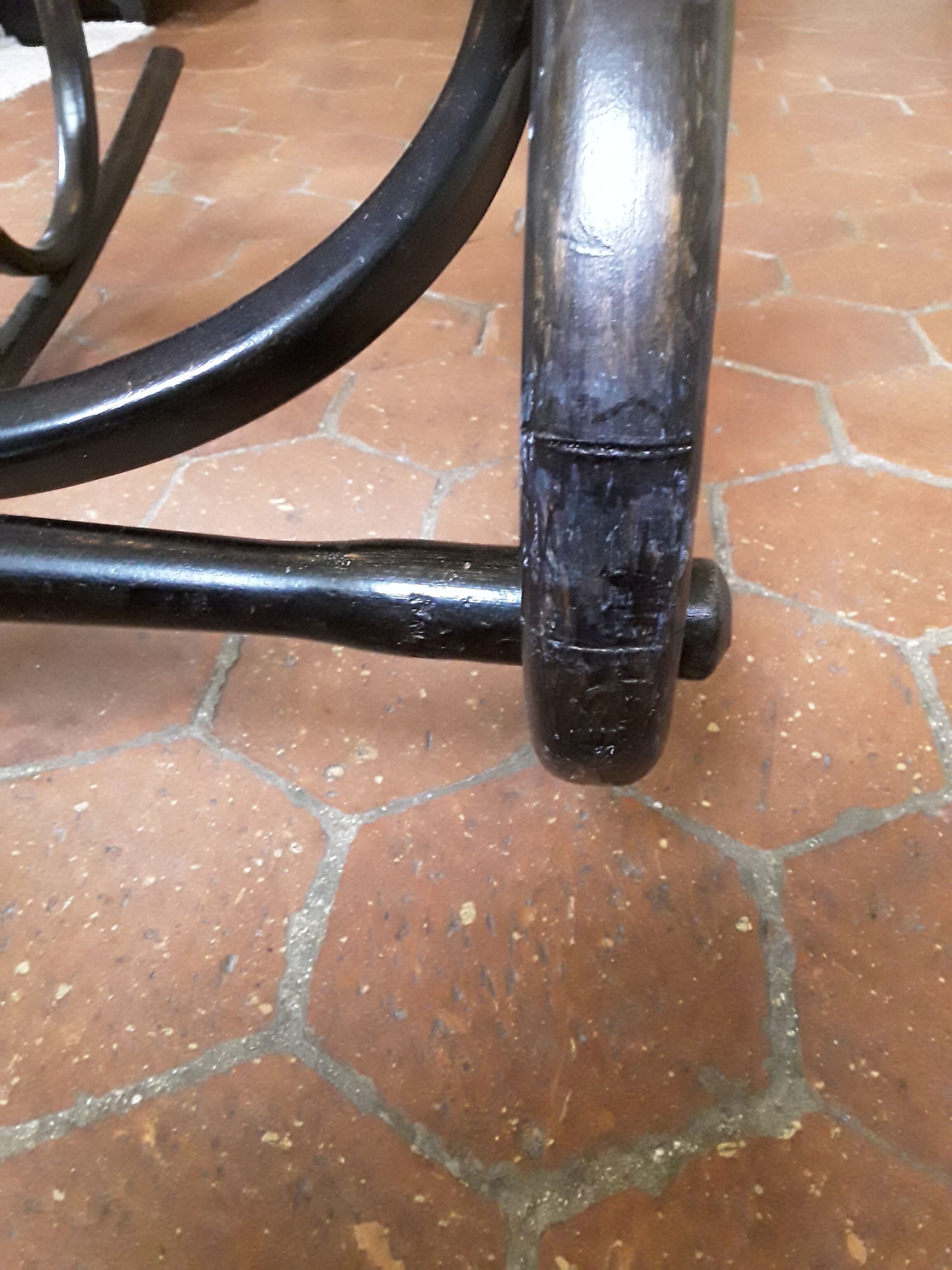 Vintage canneal rocking-chair