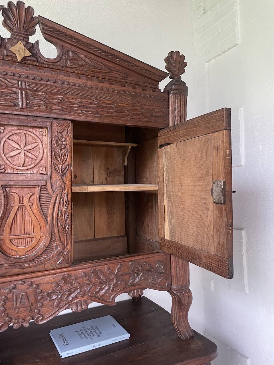 Auvergne brutalist folk art furniture 1890