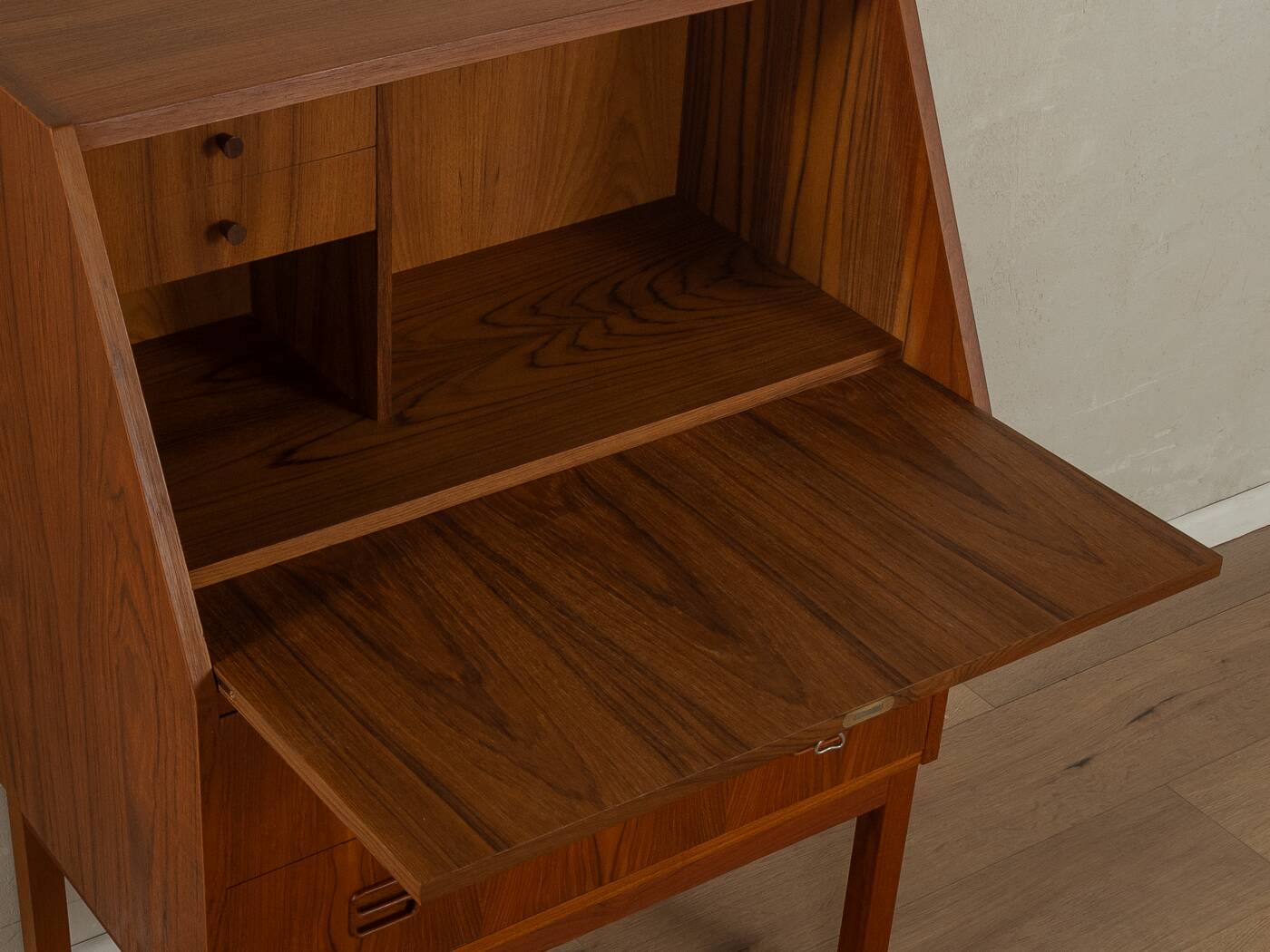 1960s bureau, AEJM Møbler