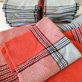 Nappe et 12 serviettes corail et gris Esprit rétro scandinave années 60