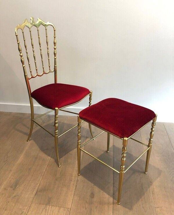 Chaise et tabouret Chiavari en laiton et velours. Vers 1940