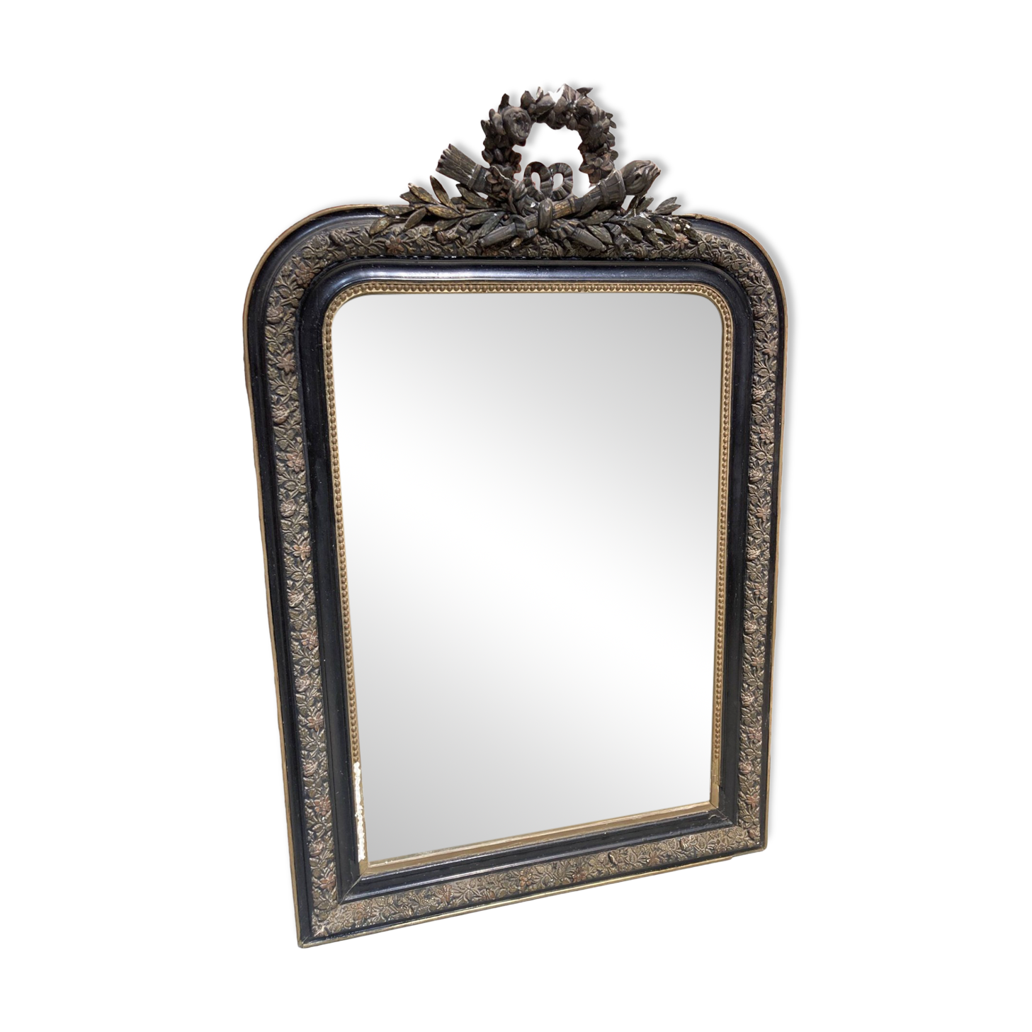 Mirror with moldings