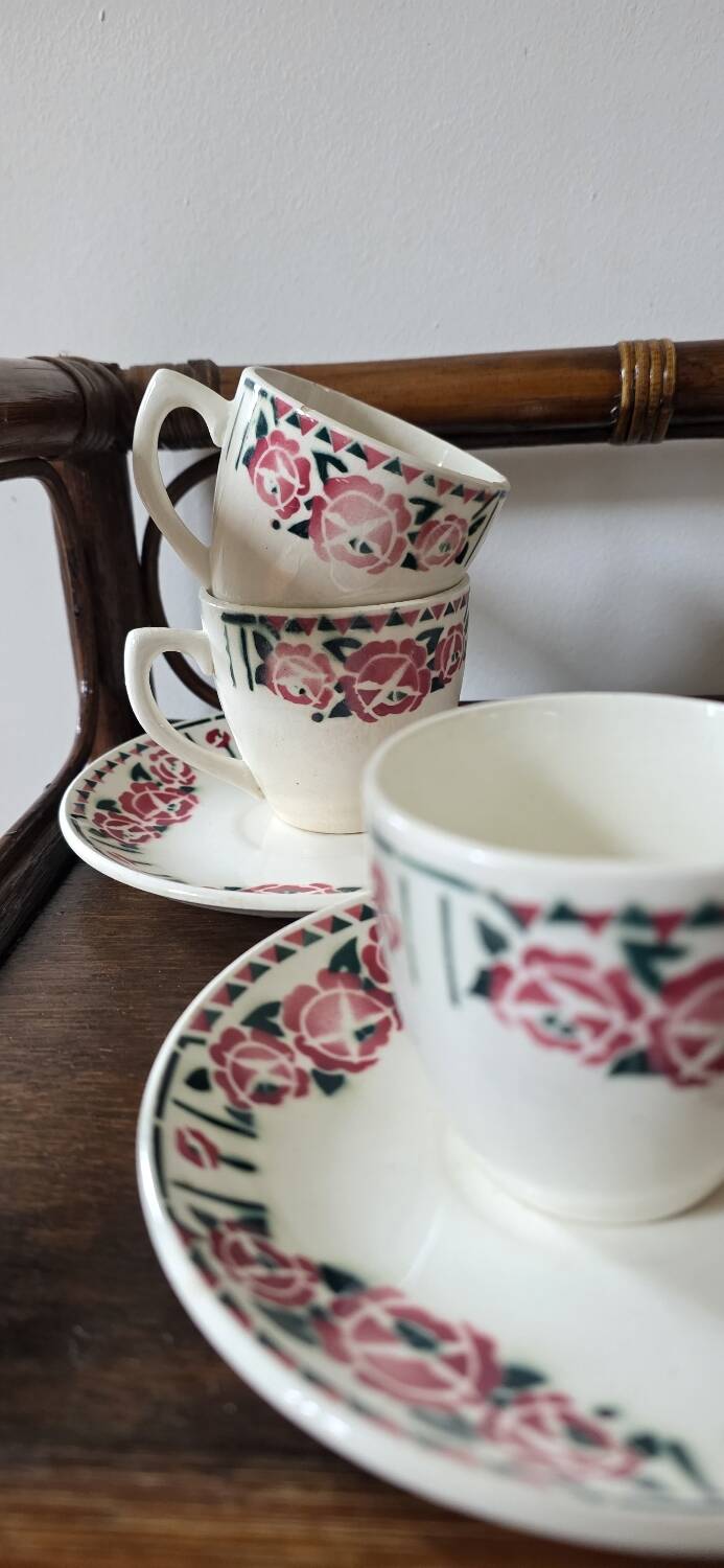 Tasses à café Art Déco décors de roses