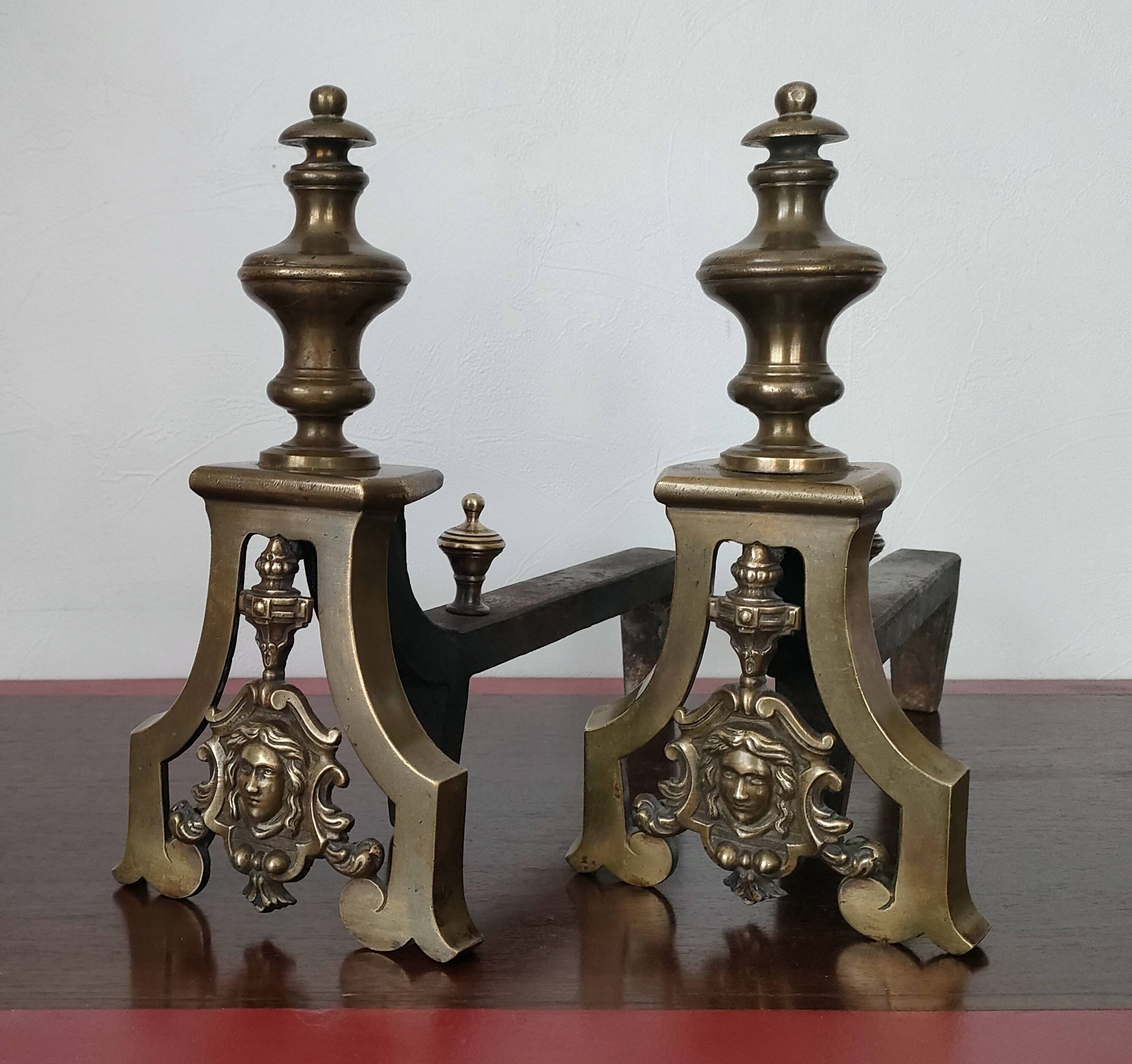 Pair of Louis-Philippe andirons with Caryatids - Bronze, cast iron - 19th century
