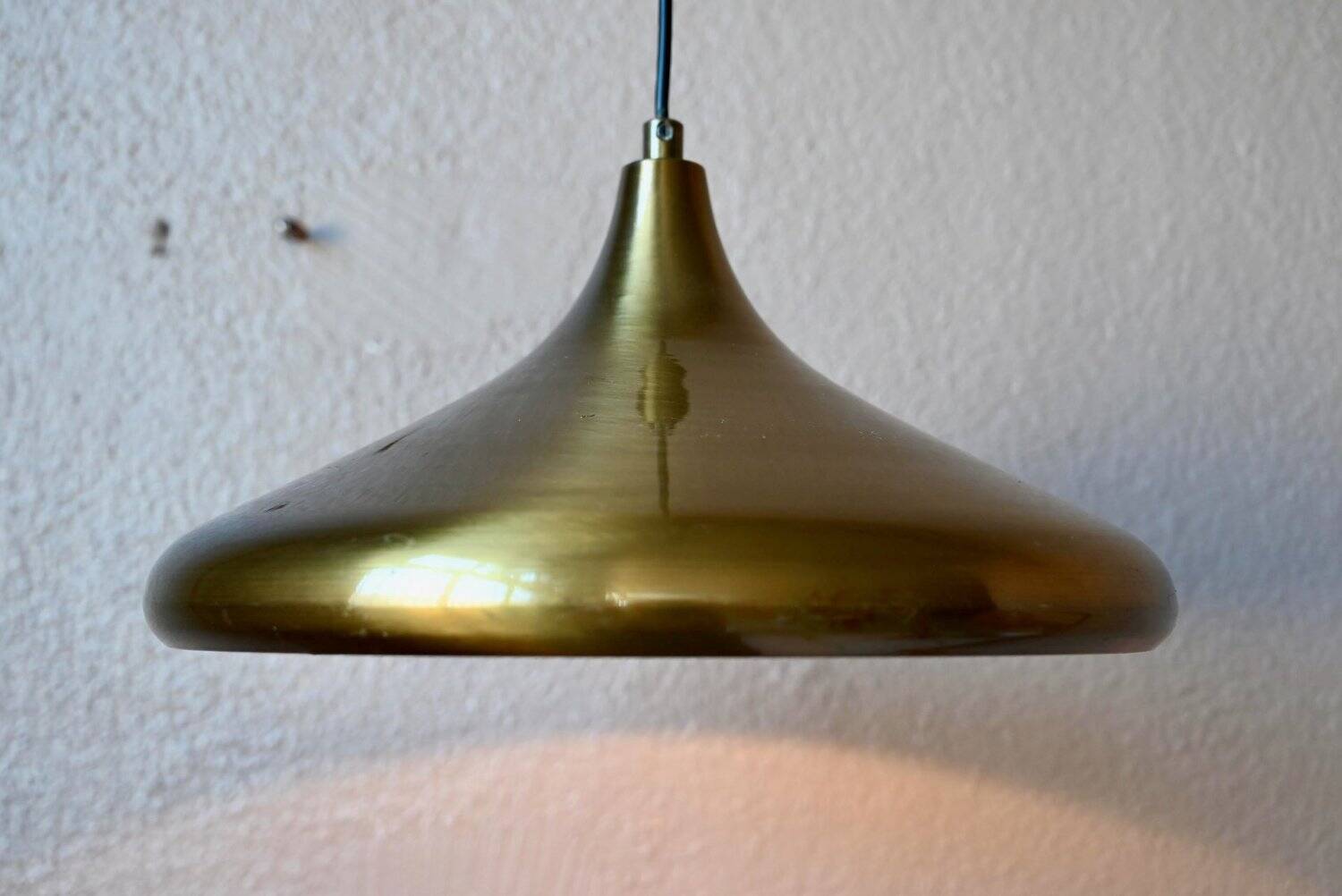 Suspension Space Age brushed brass with copper interior from the 60s-70s.