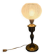 Ancienne lampe à pétrole électrifiée et modernisée - globe strié