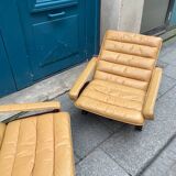 Paire de fauteuils pliants en cuir palissandre