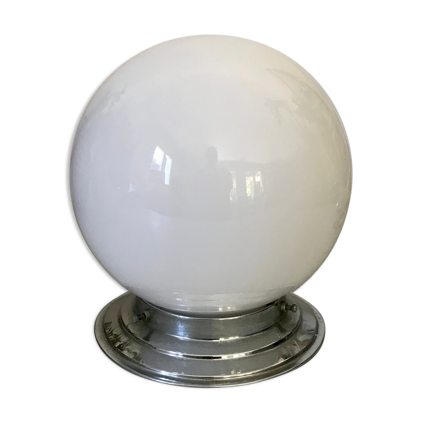 Opaline and chrome ceiling