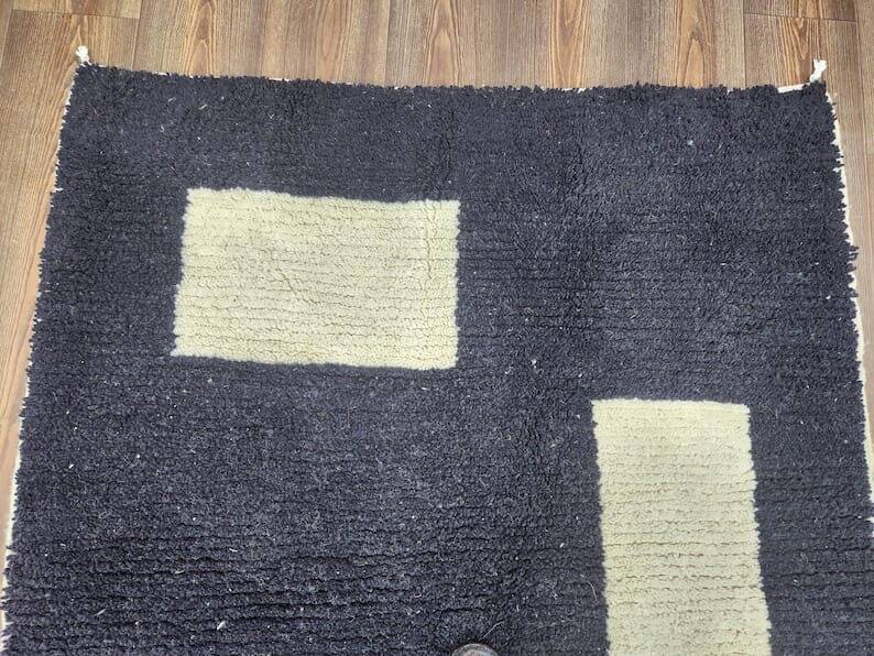 Moroccan pure wool Berber rug size 100 x 200 cm