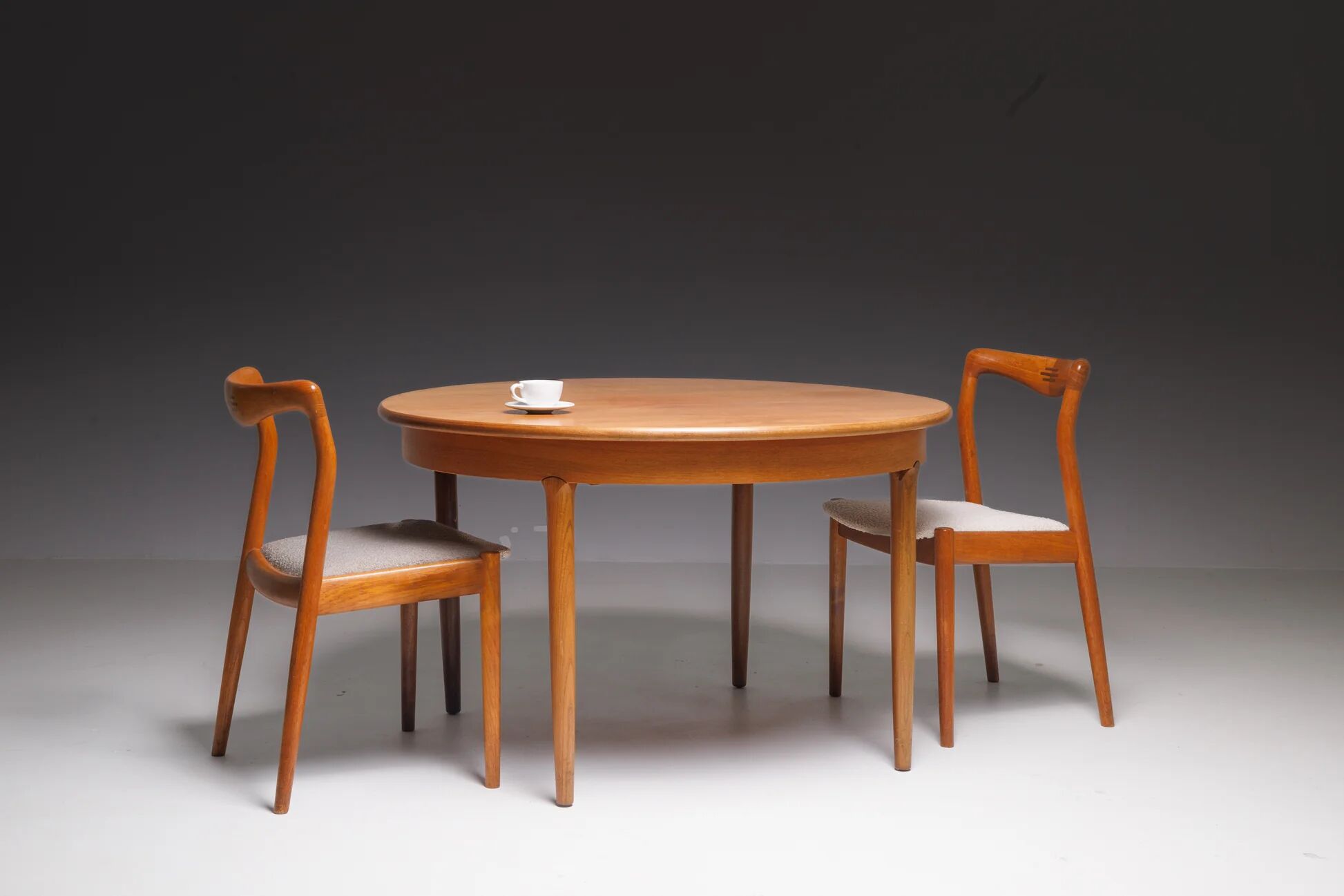 Set of 2 mid-century Danish dining chairs by H.W. Klein