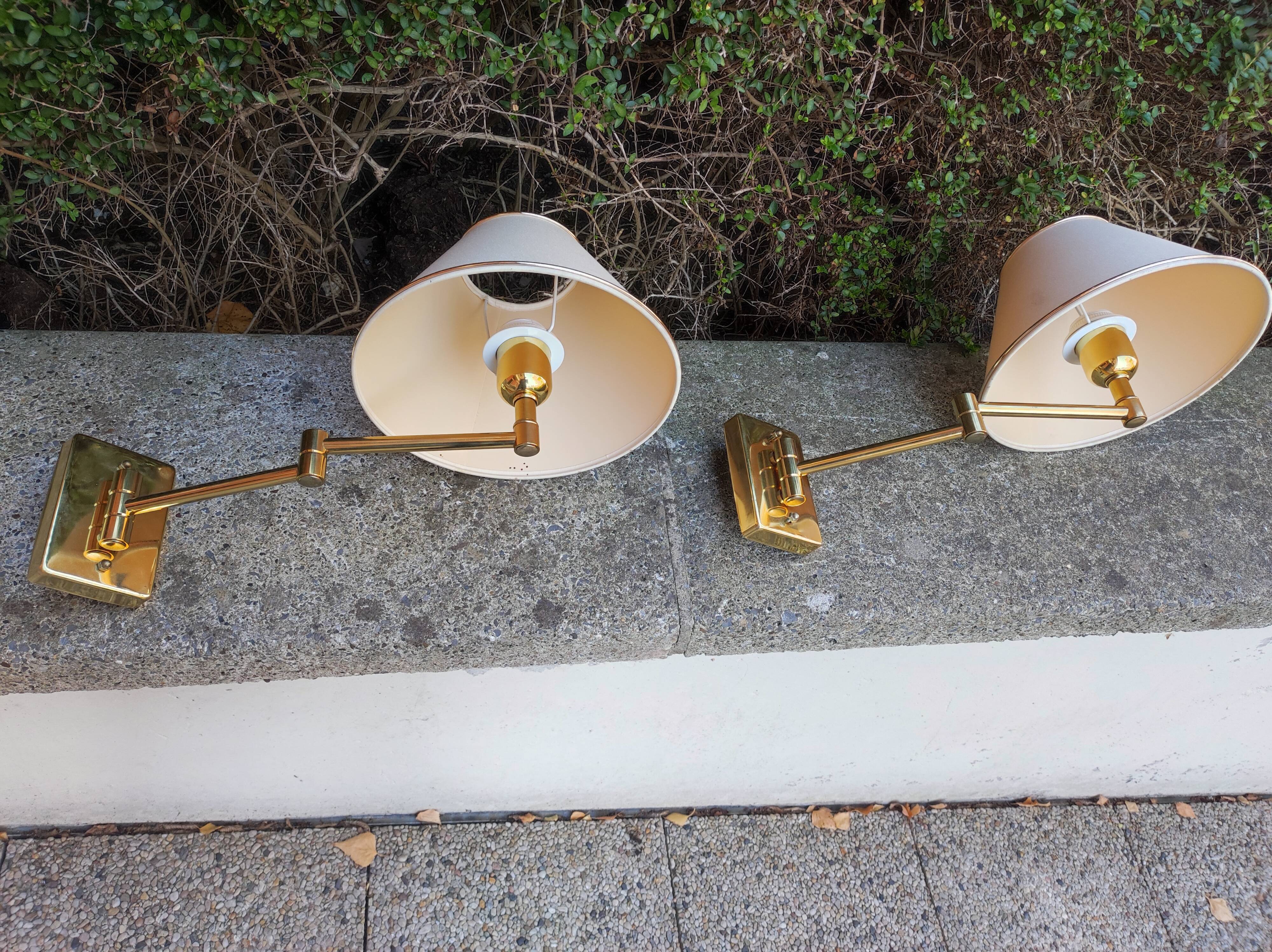 Pair of lamps applied e-readers 2 articulated arms