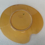 Dish center table strawberry decoration poet laval drome france painter's palette form