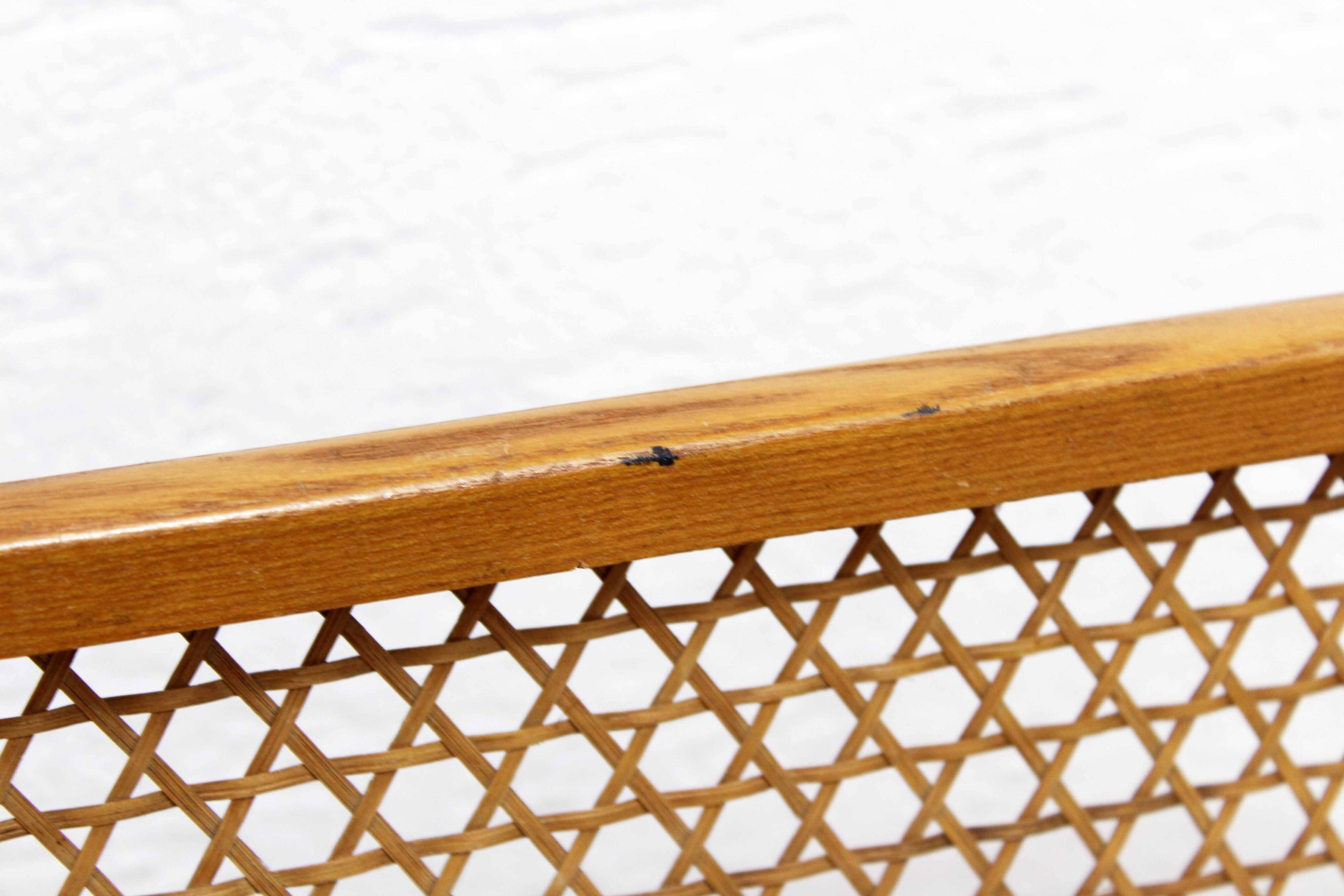 Wall coat rack with shelf