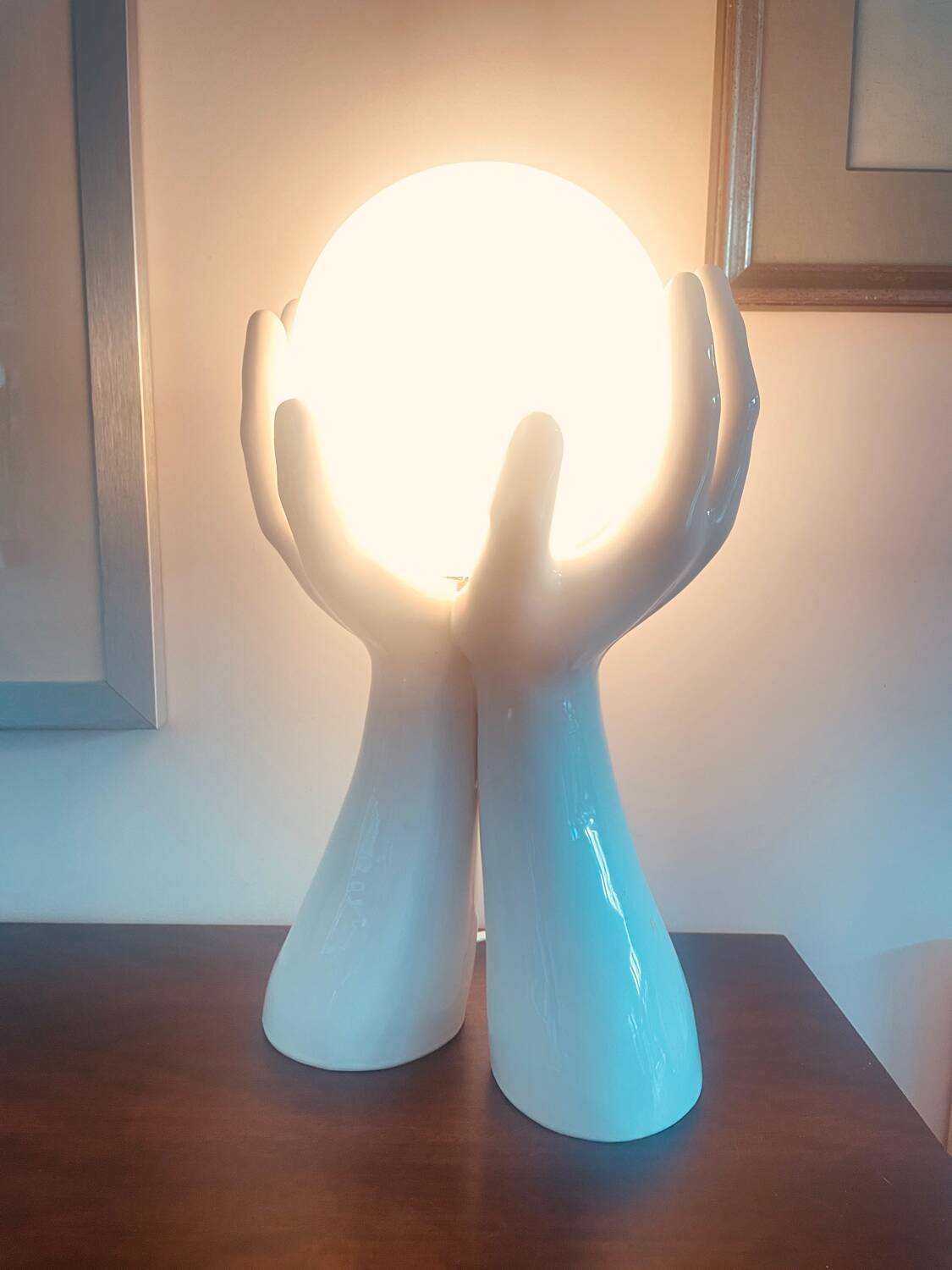 Lampe à main vintage en céramique blanche. France années 1970. Style Memphis
