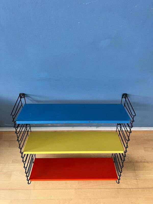 Étagère murale modulaire Tomado en métal bleu, jaune et rouge