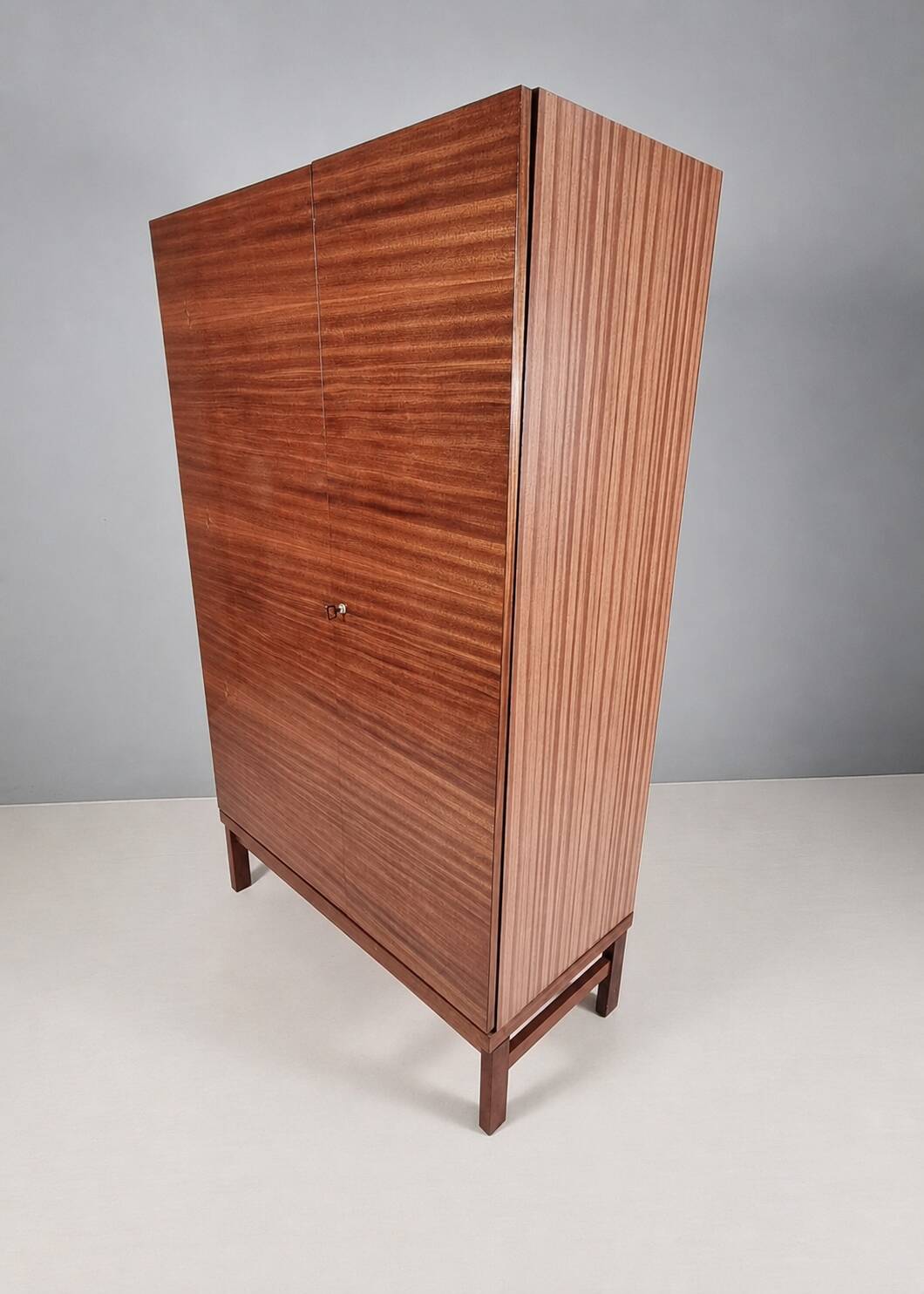 Garde-robe vintage en hêtre, années 1970