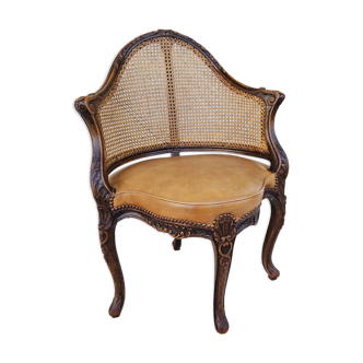 Fauteuil de bureau louis xv, sculpté, canné, garni cuir