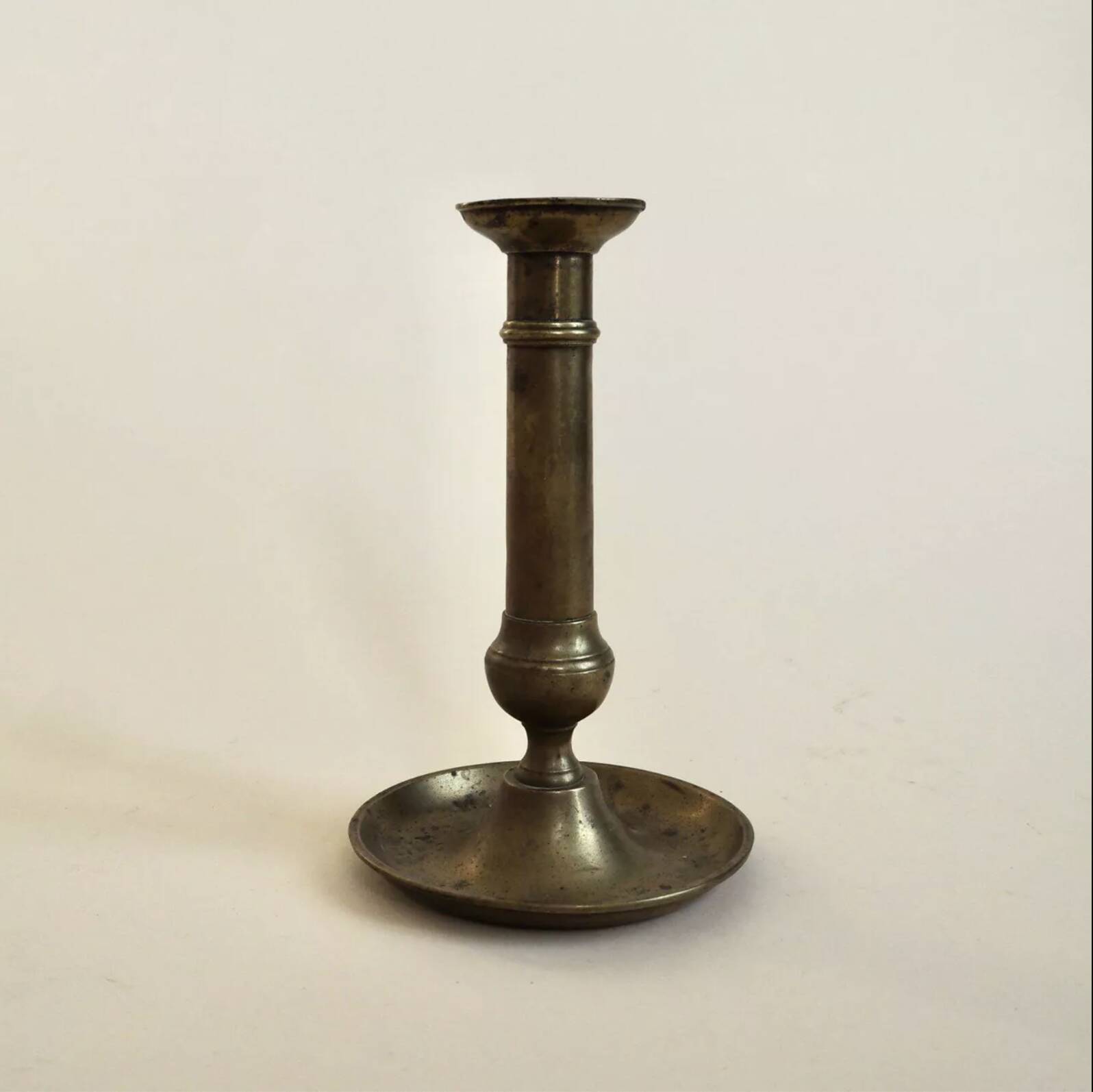 Bougeoir poussoir en laiton