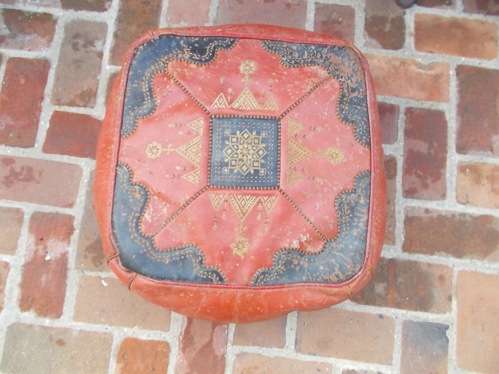 Red and black moroccan pouf