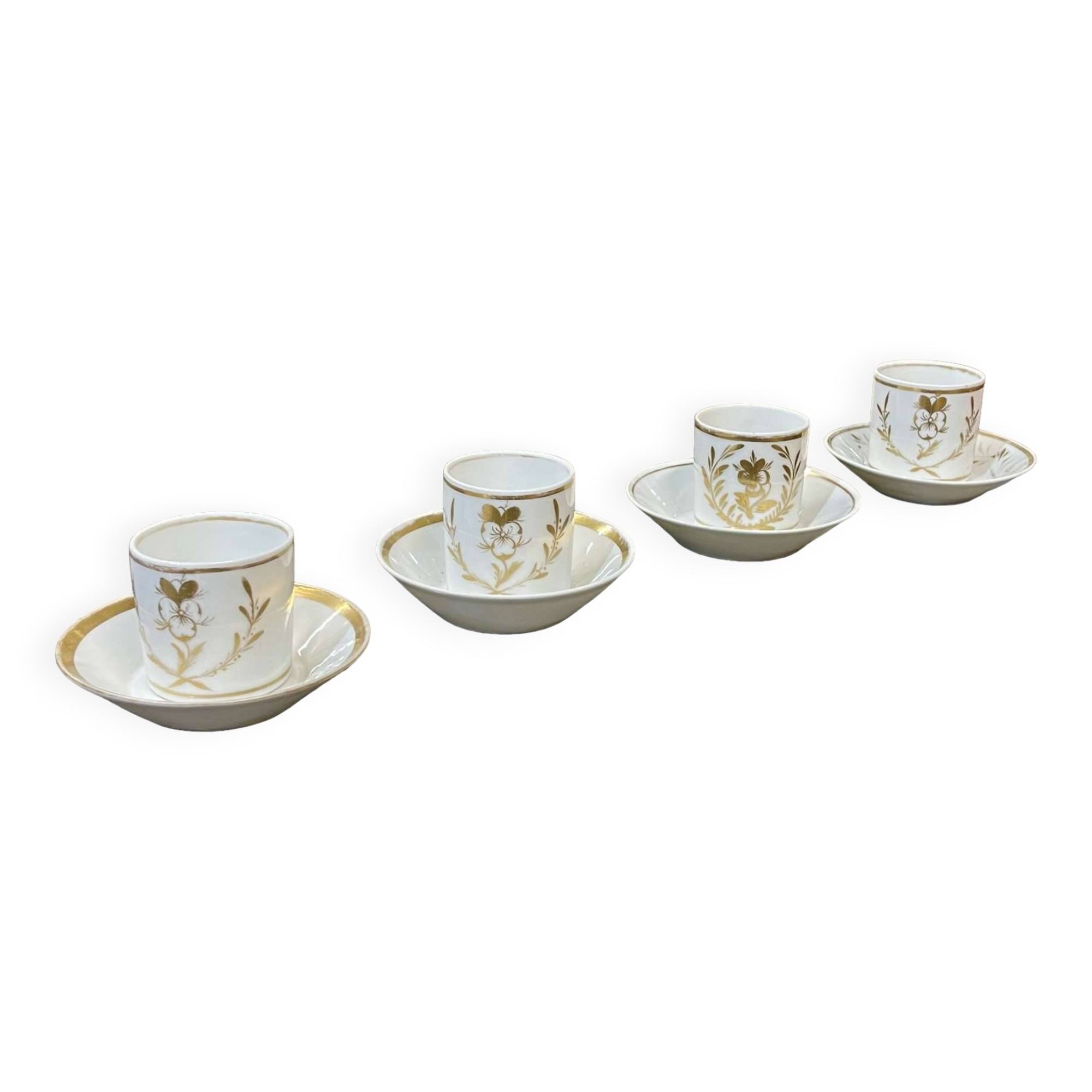 Set of 4 cups and saucers from the early 19th century in Paris porcelain