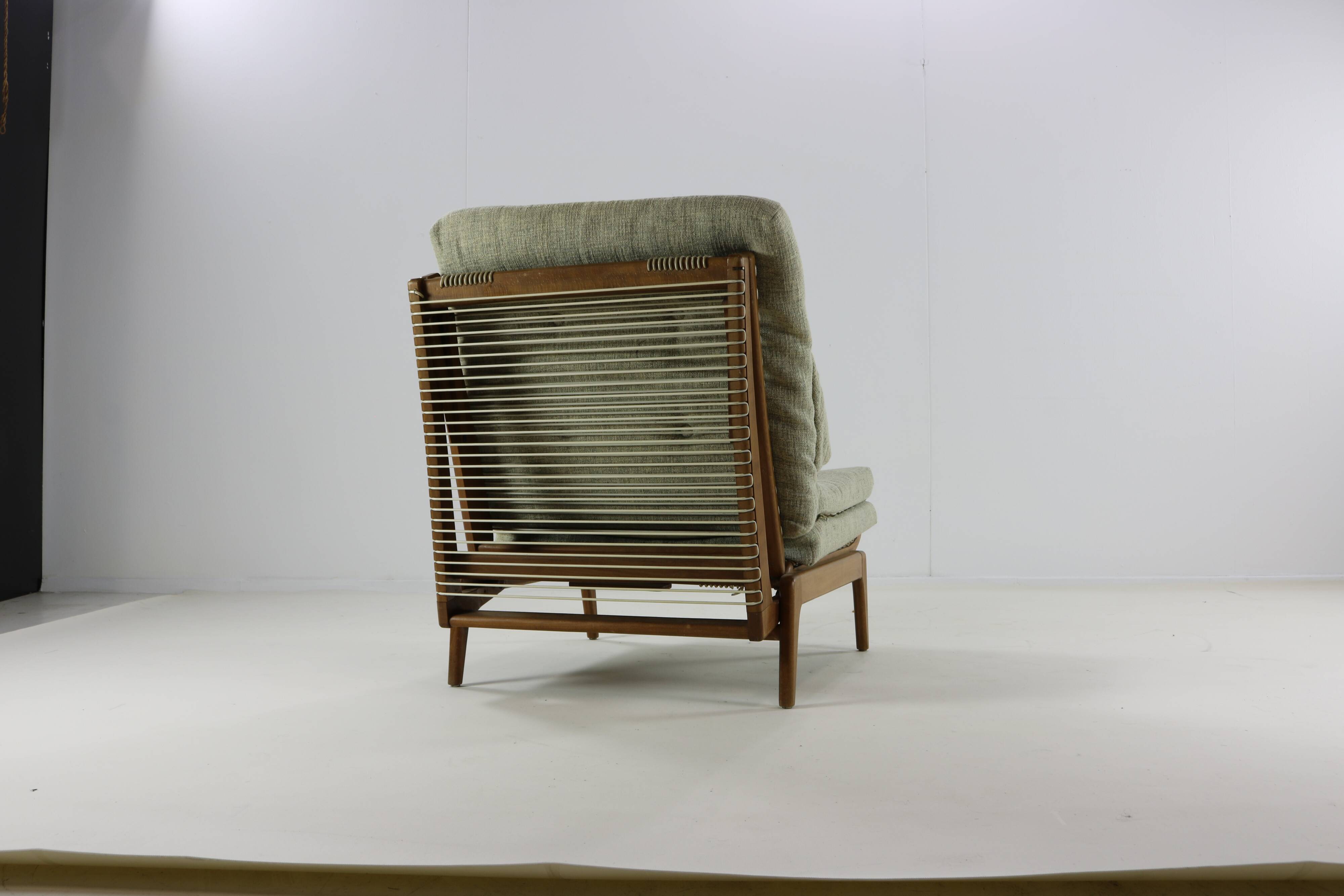 Midcentury french design fauteuil / day bed by George Tigien