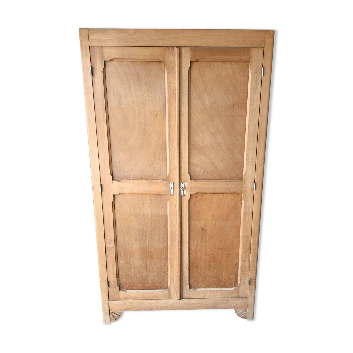 Armoire parisienne