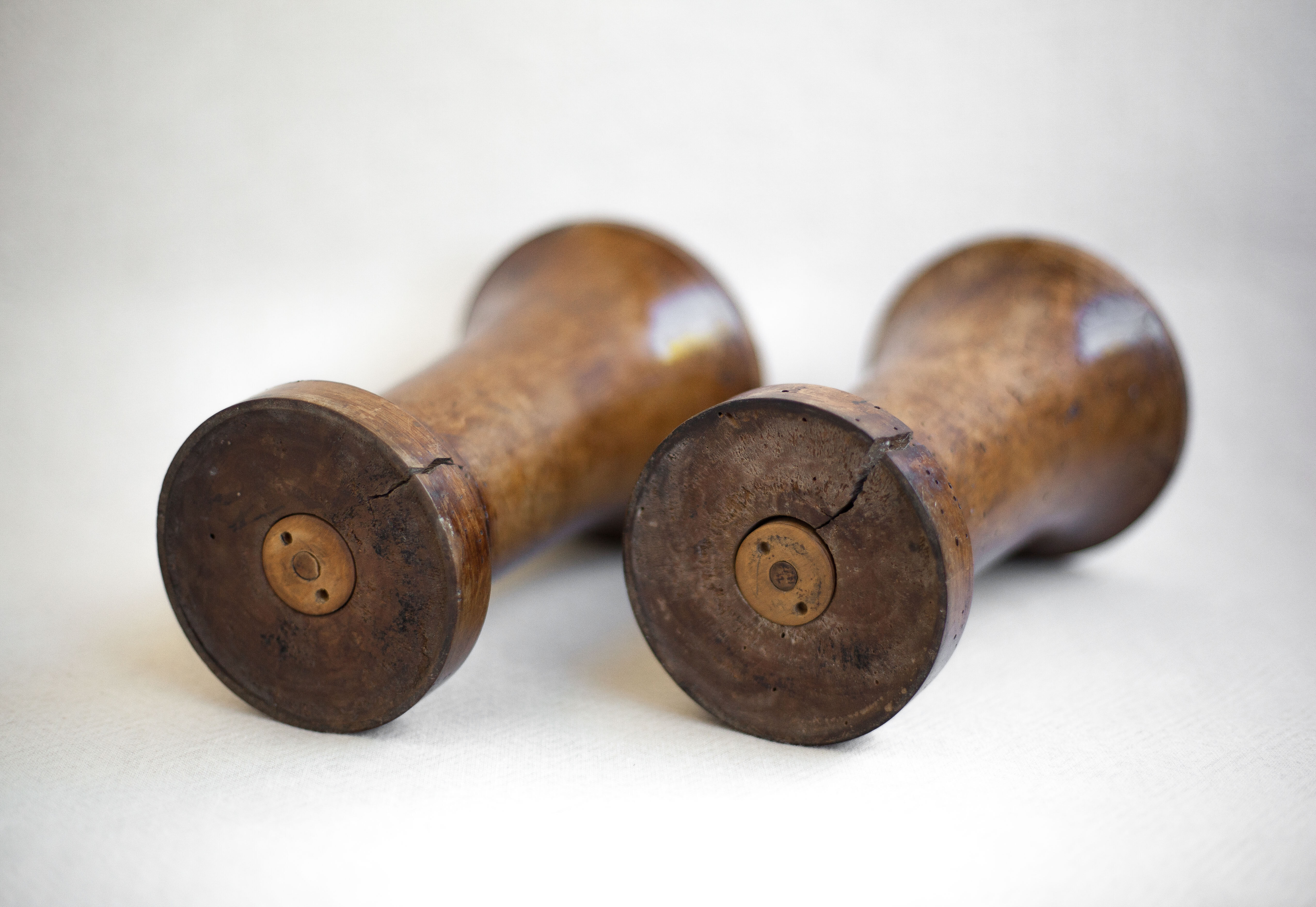 Paire de vases bois vintage