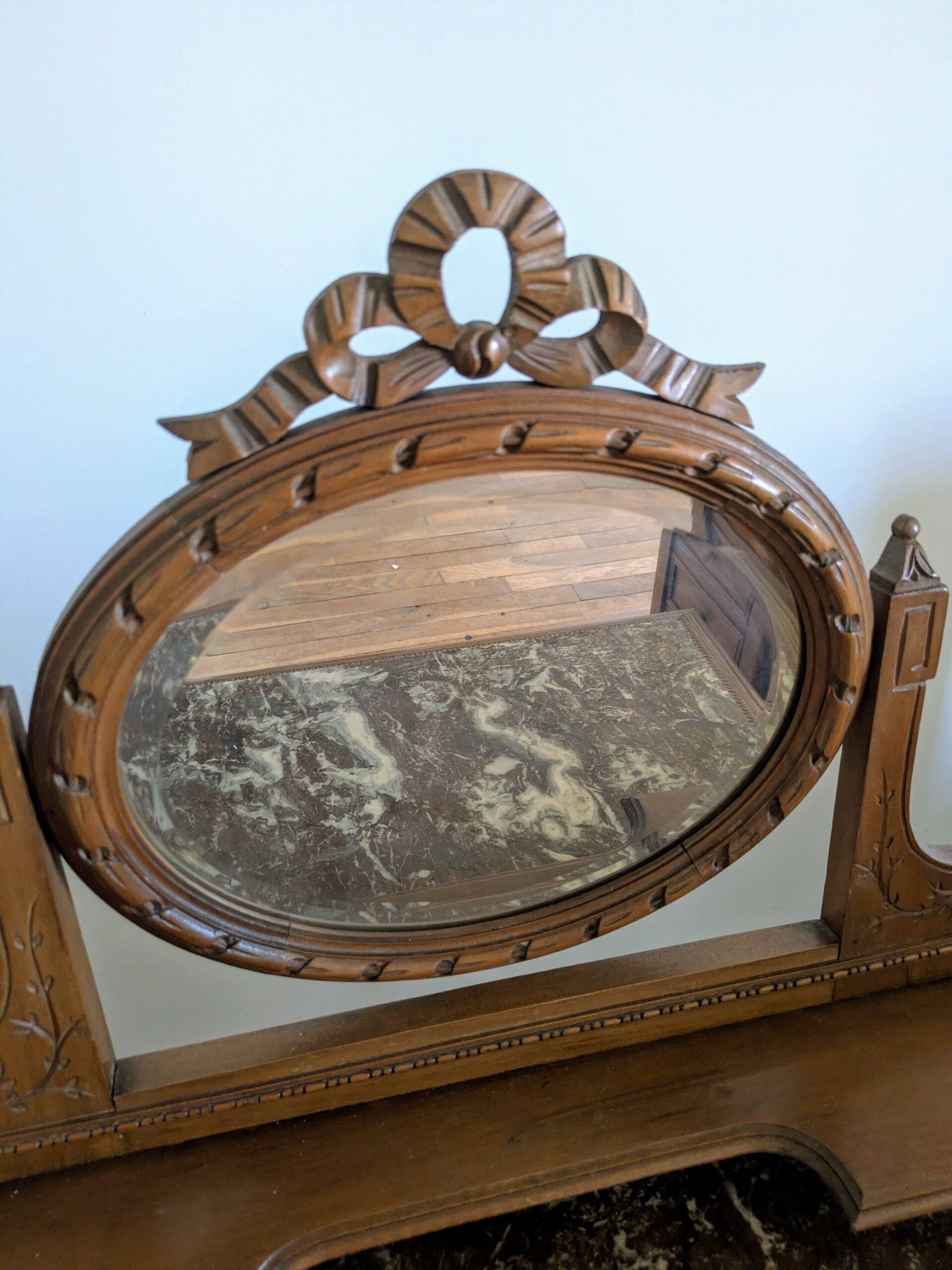 coiffeuse d'époque 1990 avec miroir  psyché orientable et marbre