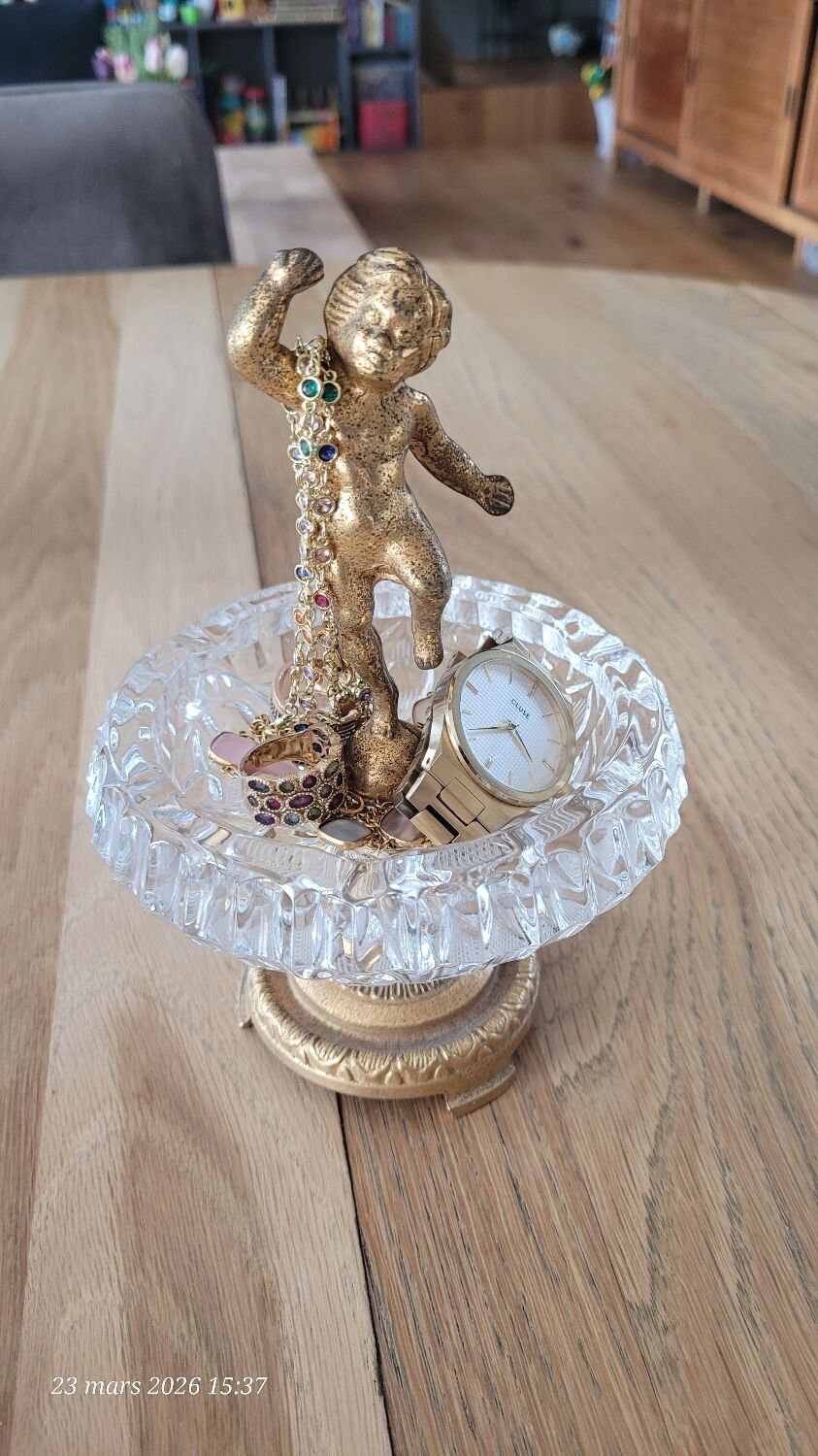 Tray / ashtray on a stand with cherub (glass and gilded metal)