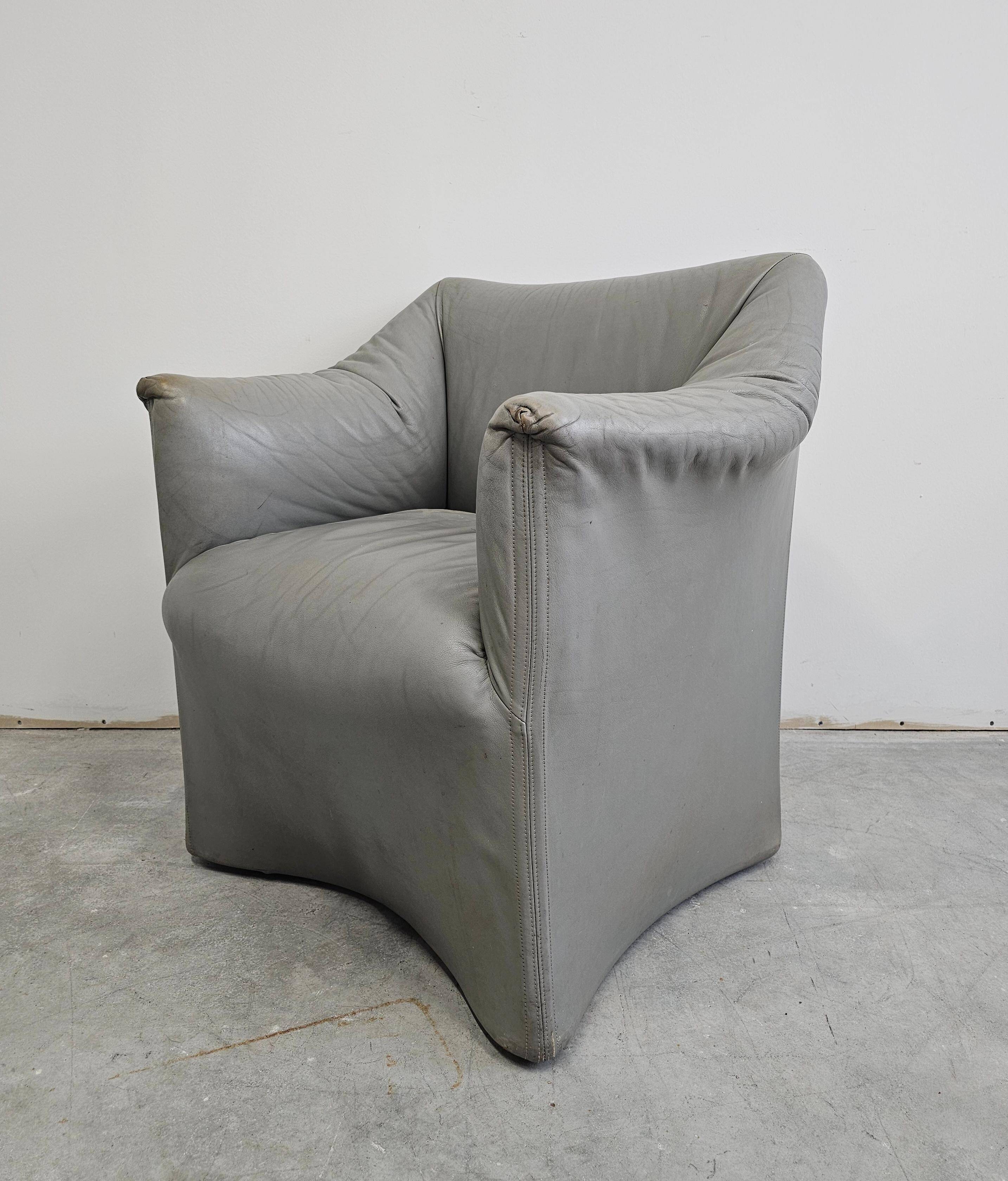 Postmodern leather armchairs Tentazione by Mario Bellini for Cassina.
