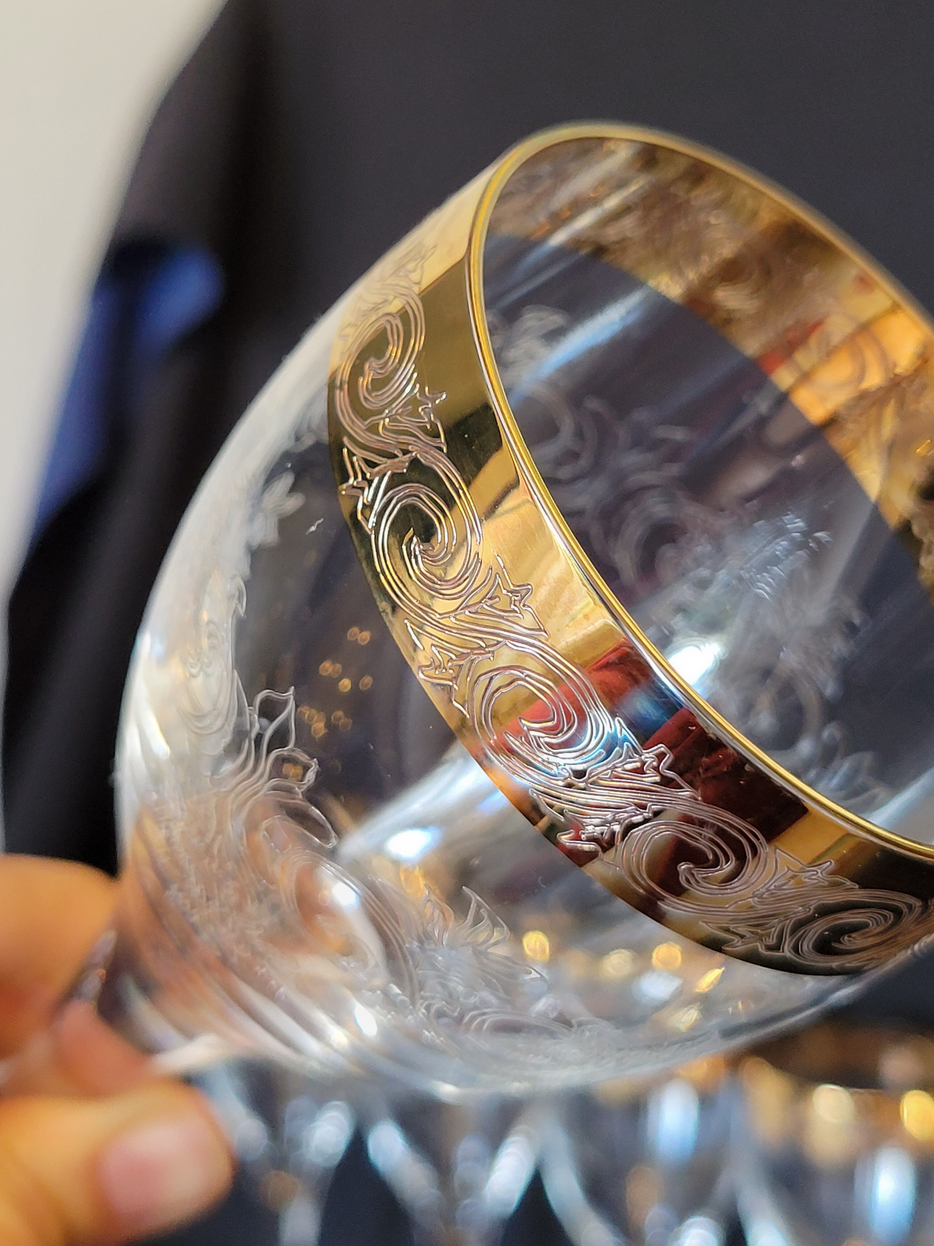 6 old wine glasses in engraved crystal and gold