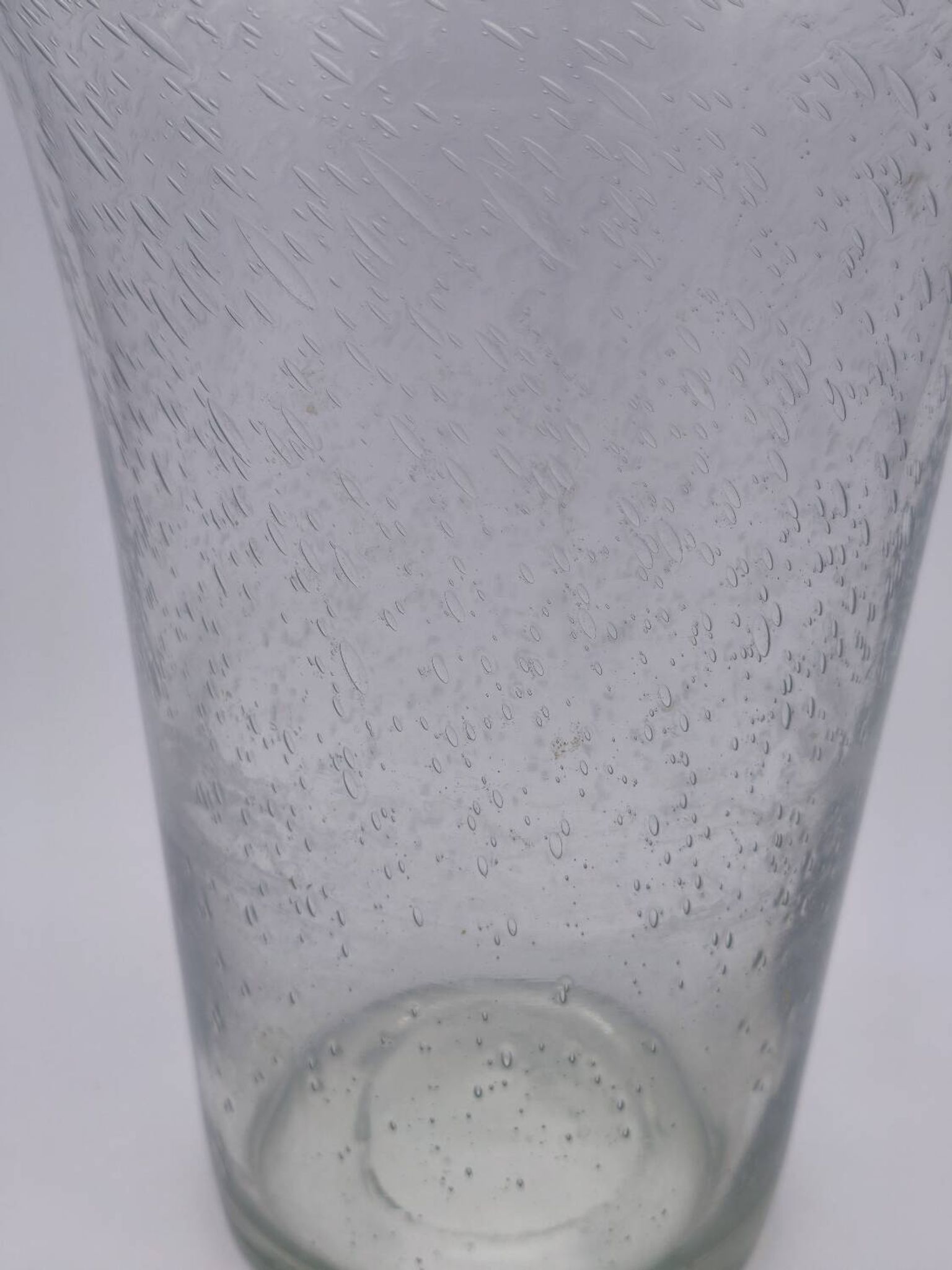 Large BIOT vase in bubble glass – Trumpet shape – 1960s – 29 cm