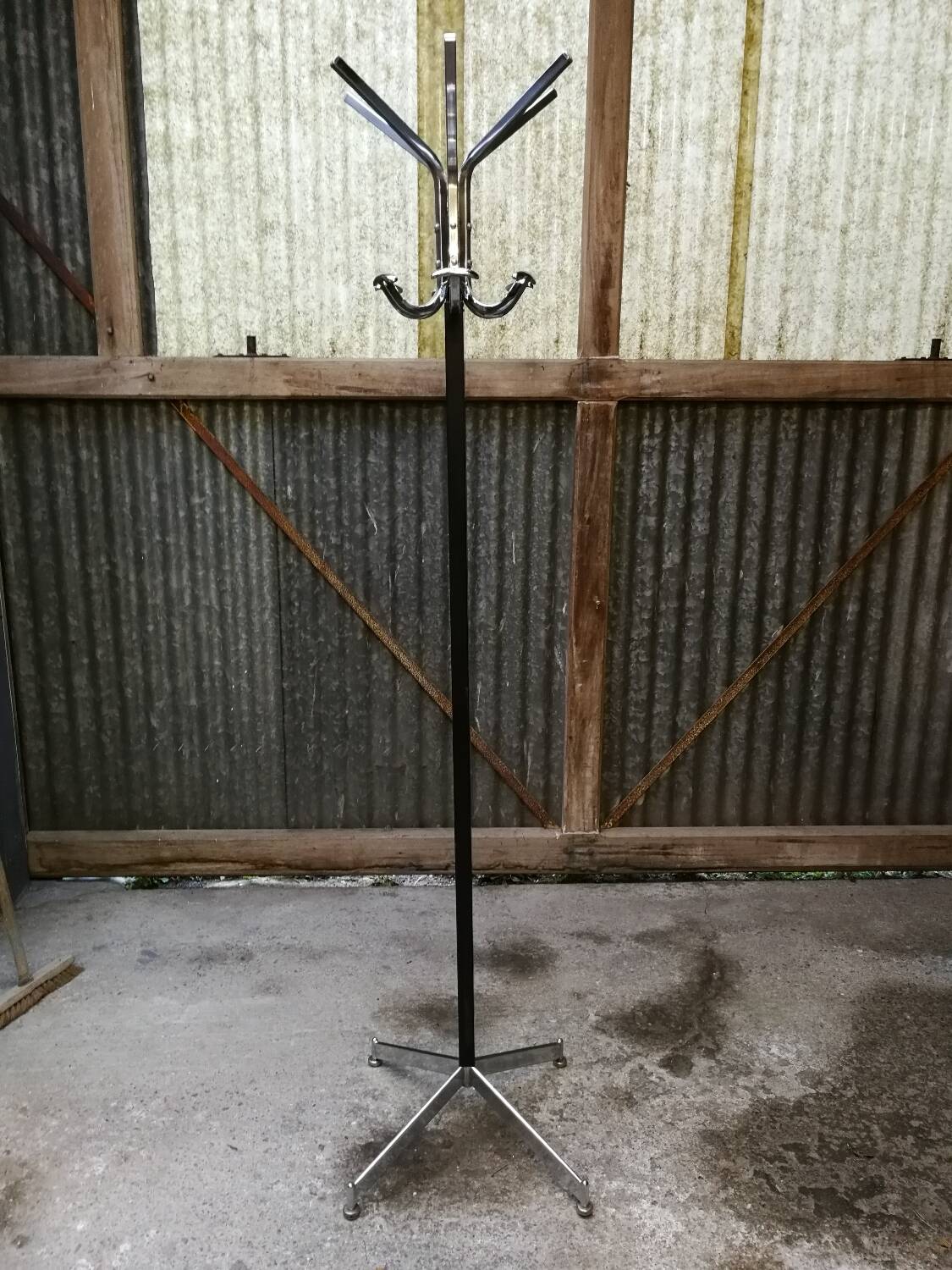Coat rack on metal stand 70's