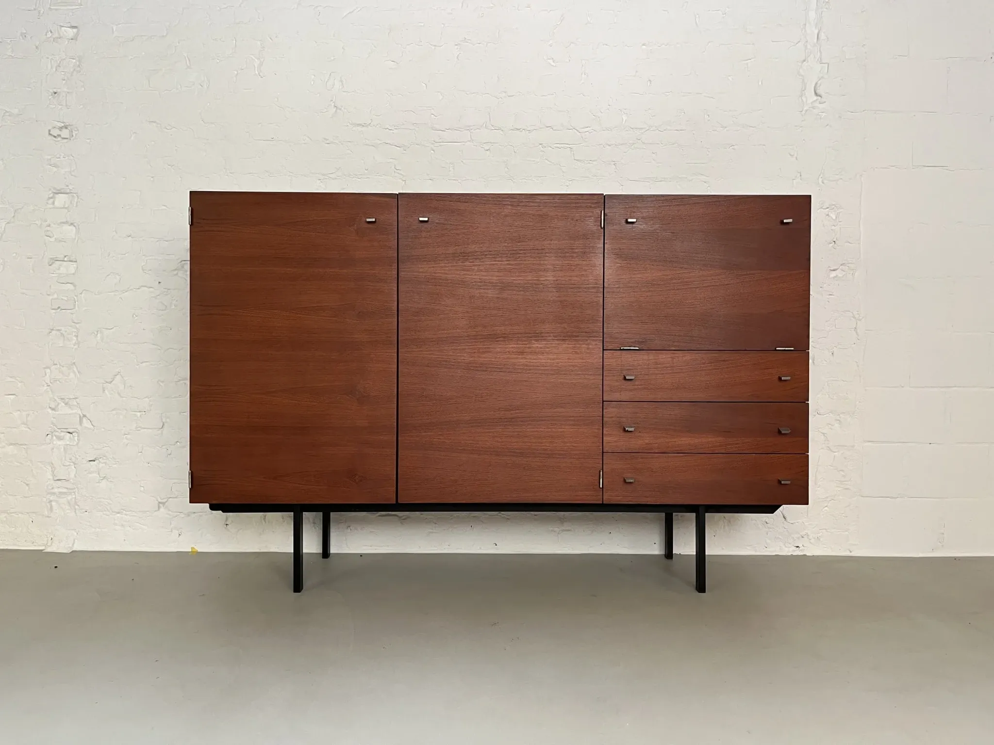 Buffet en teck par Pierre Guariche pour Meurop, 1961