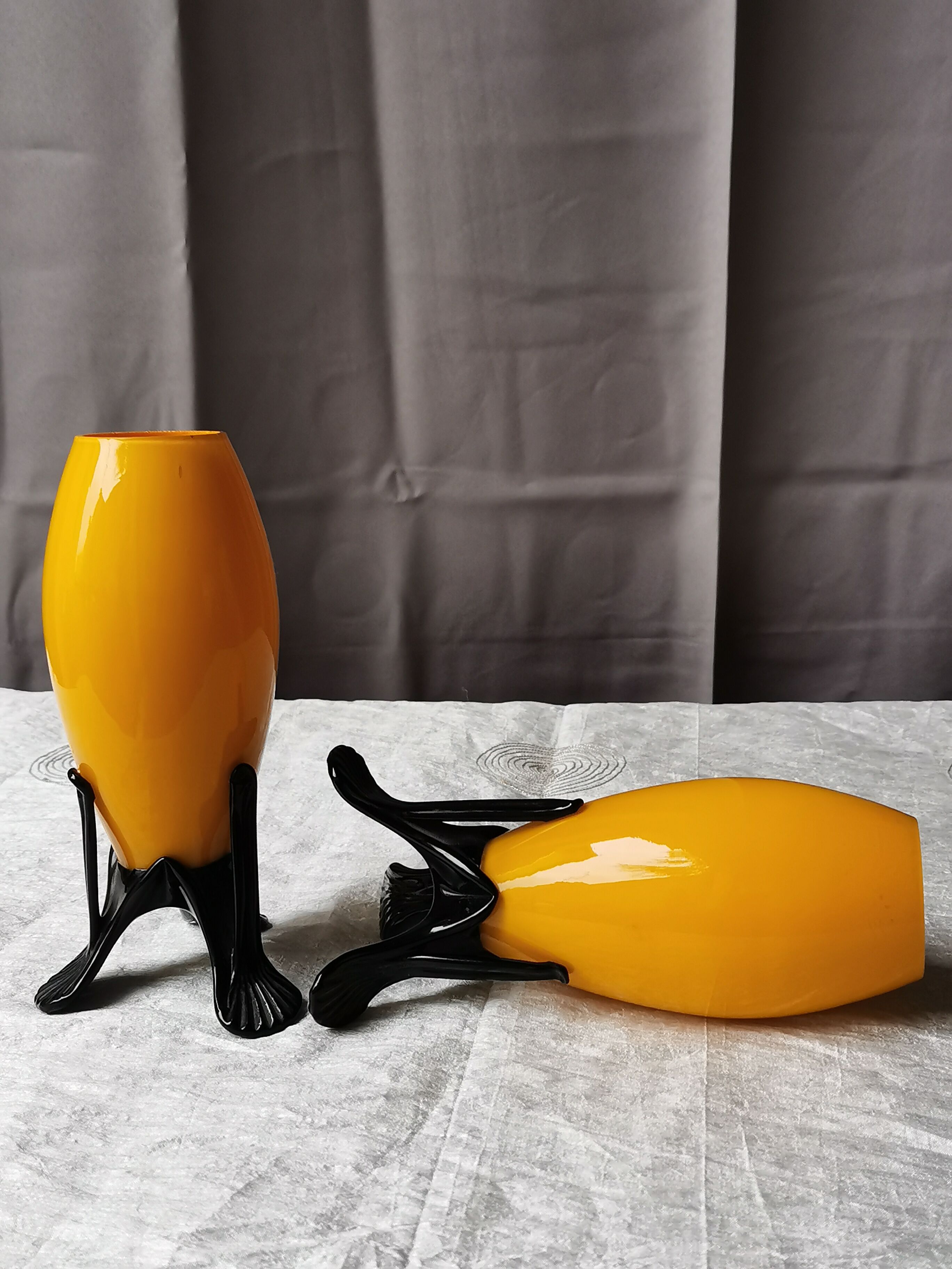 Pair of yellow vases "mickaël powolny and loetz"