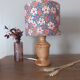 lampe bois vintage inspiration pop liberty/fleurs