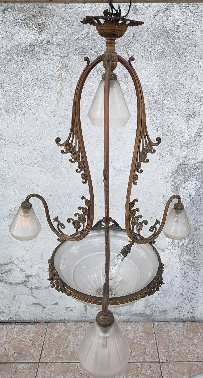 Art Nouveau chandelier in brass and bronze