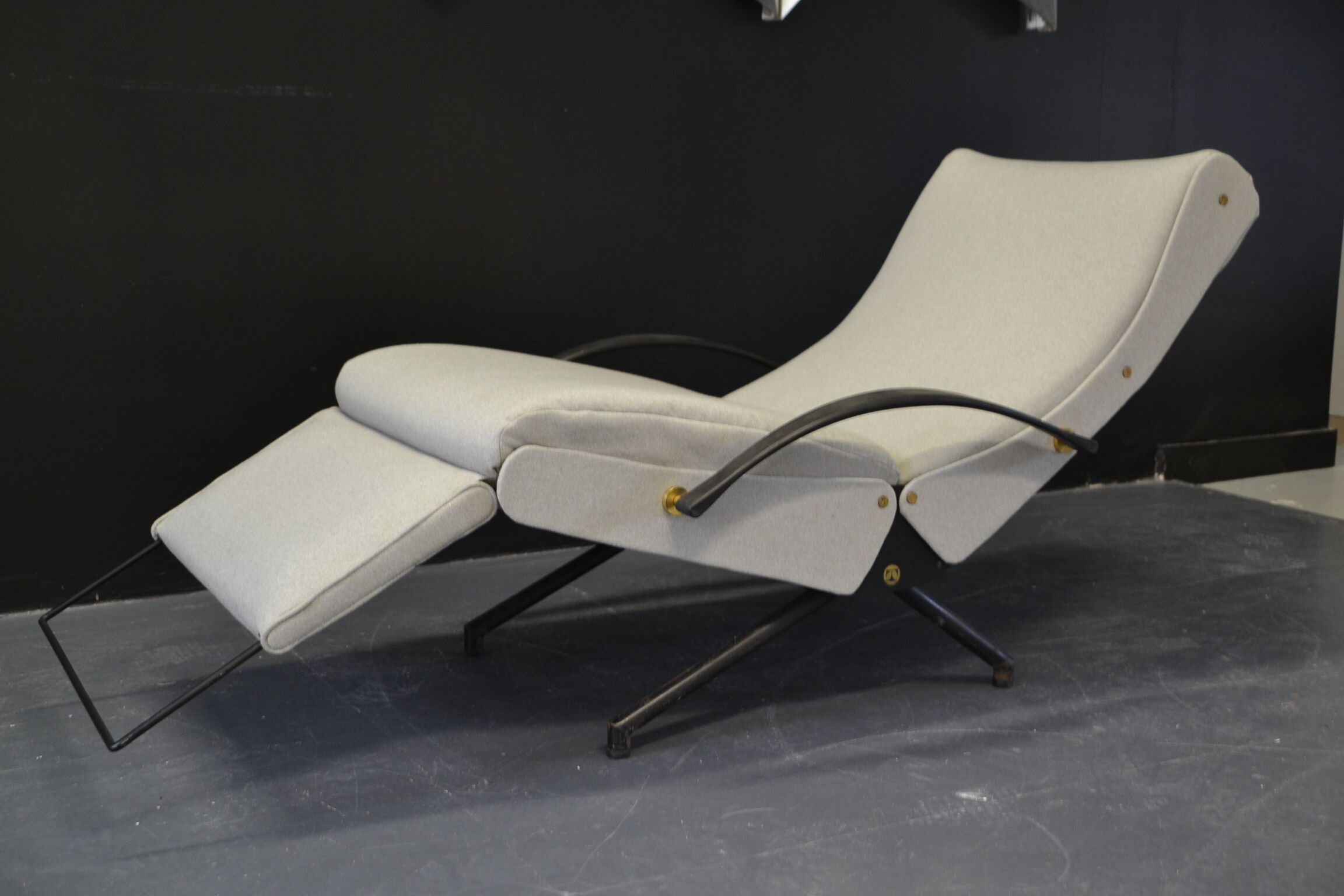 Pair p40 model armchairs by Osvaldo Borsani for Tecno