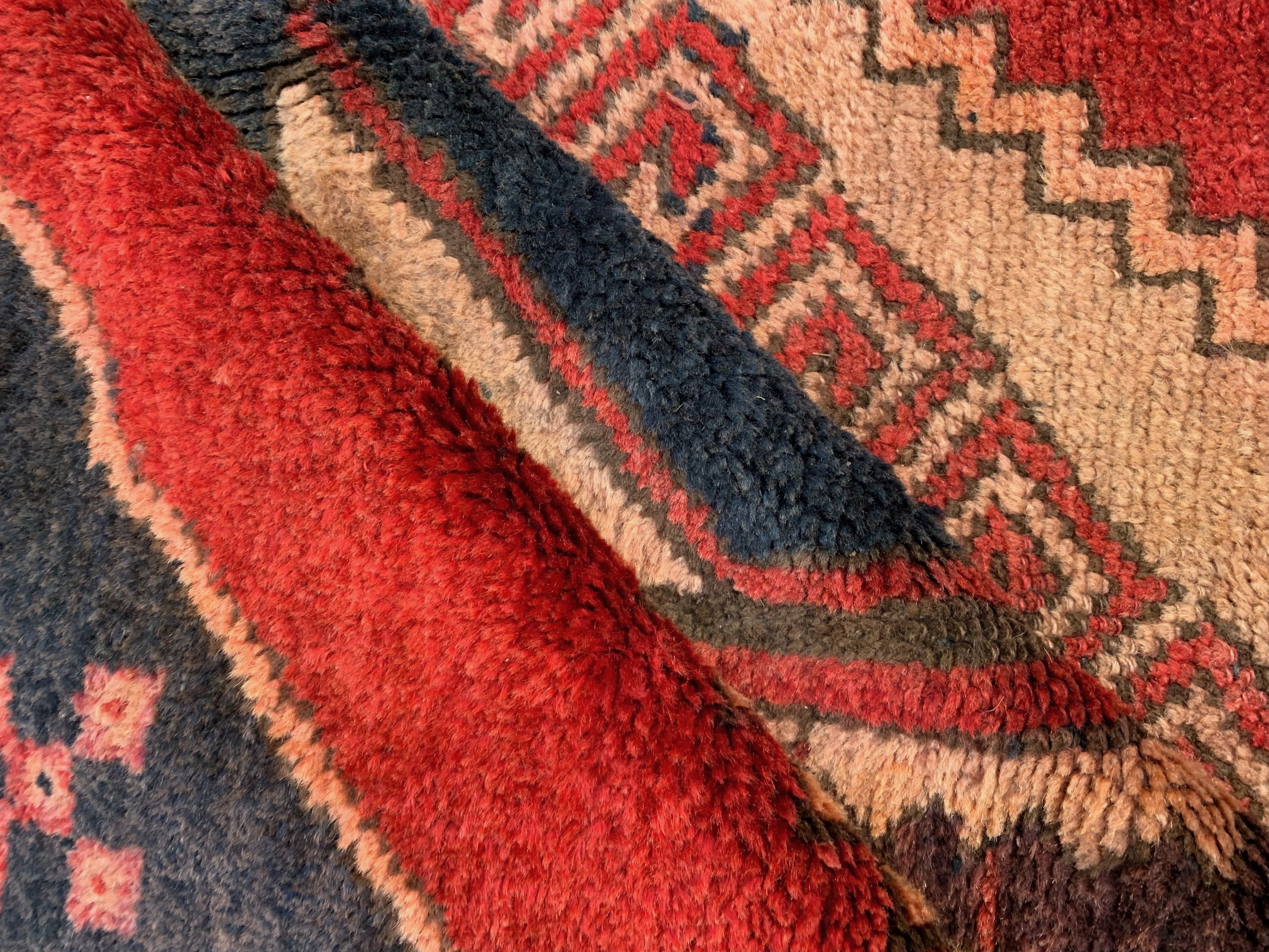 Vintage western turkish rug oriental 115x124 cm