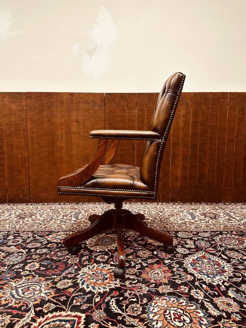 Classic English President Chair Brown Office chair
