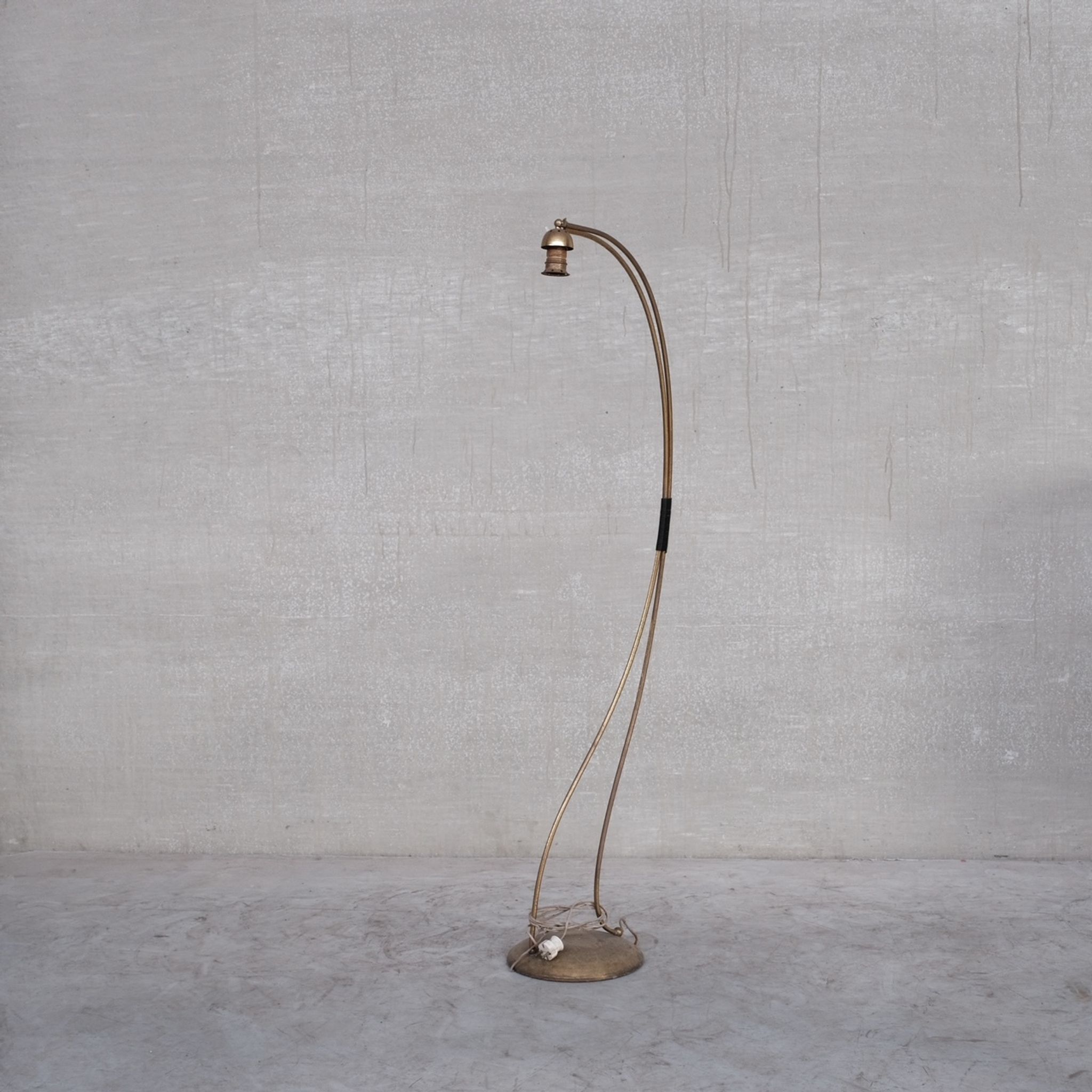 Lampadaire en laiton français du milieu du siècle
