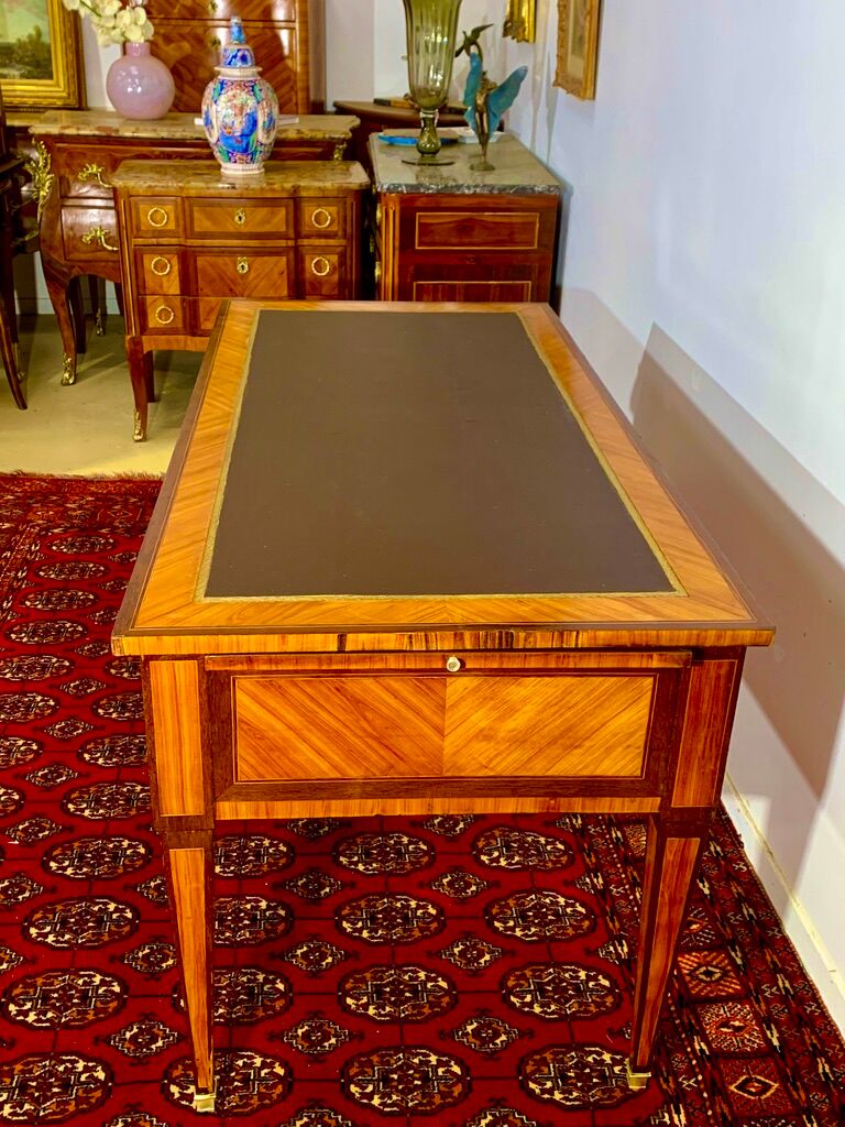 Louis XVI style desk, rosewood and violet wood