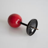 Black and red patère