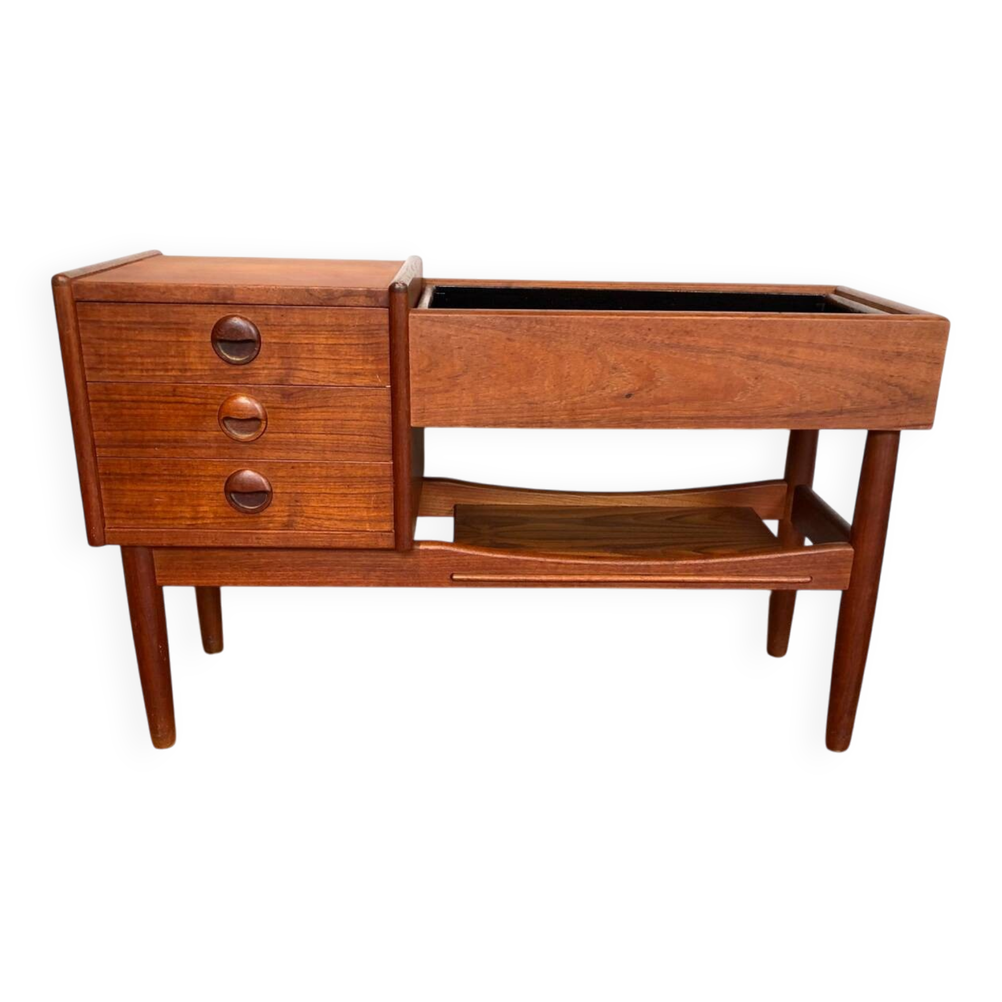 Scandinavian planter