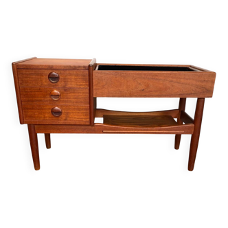 Scandinavian planter