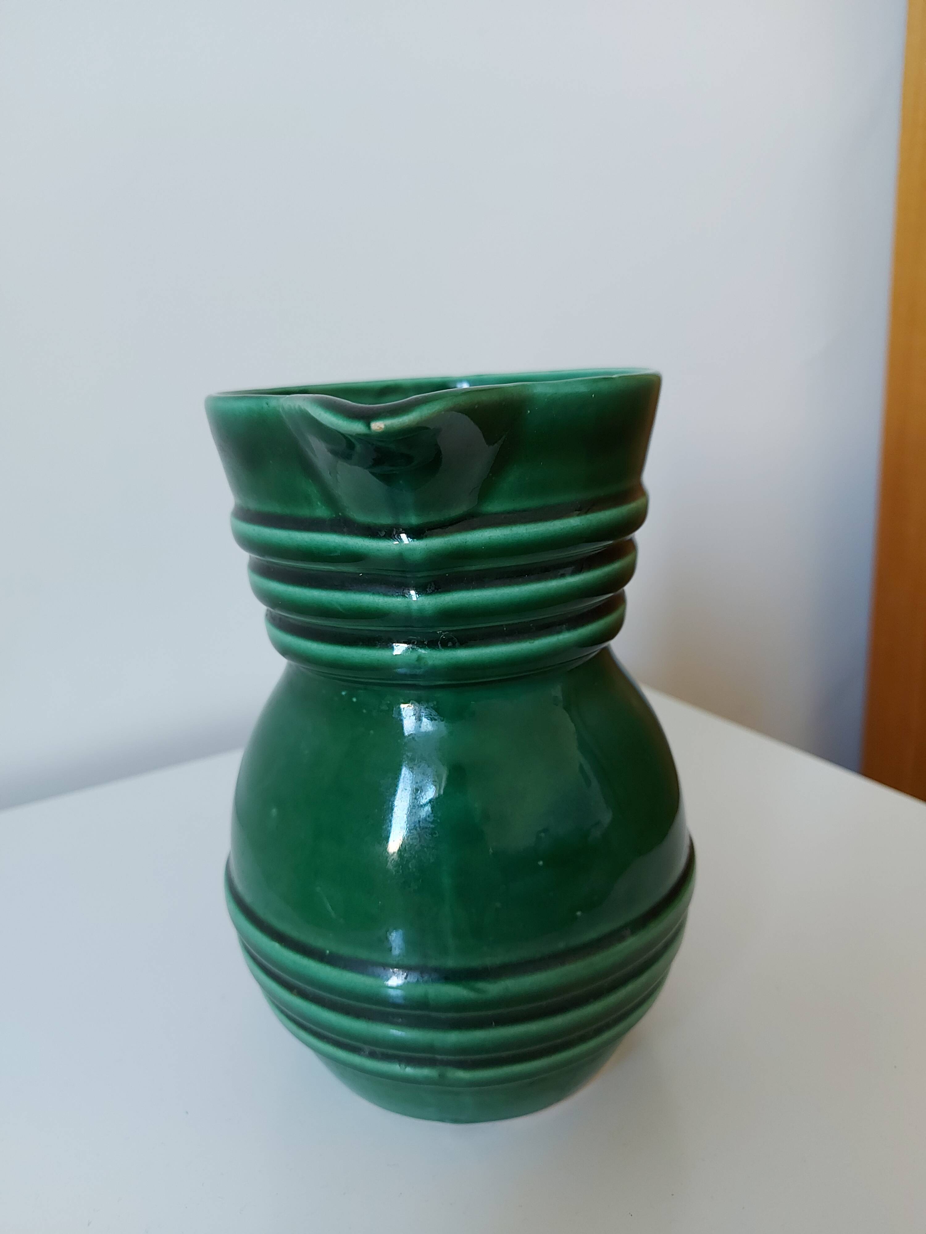 Pitcher priet circled